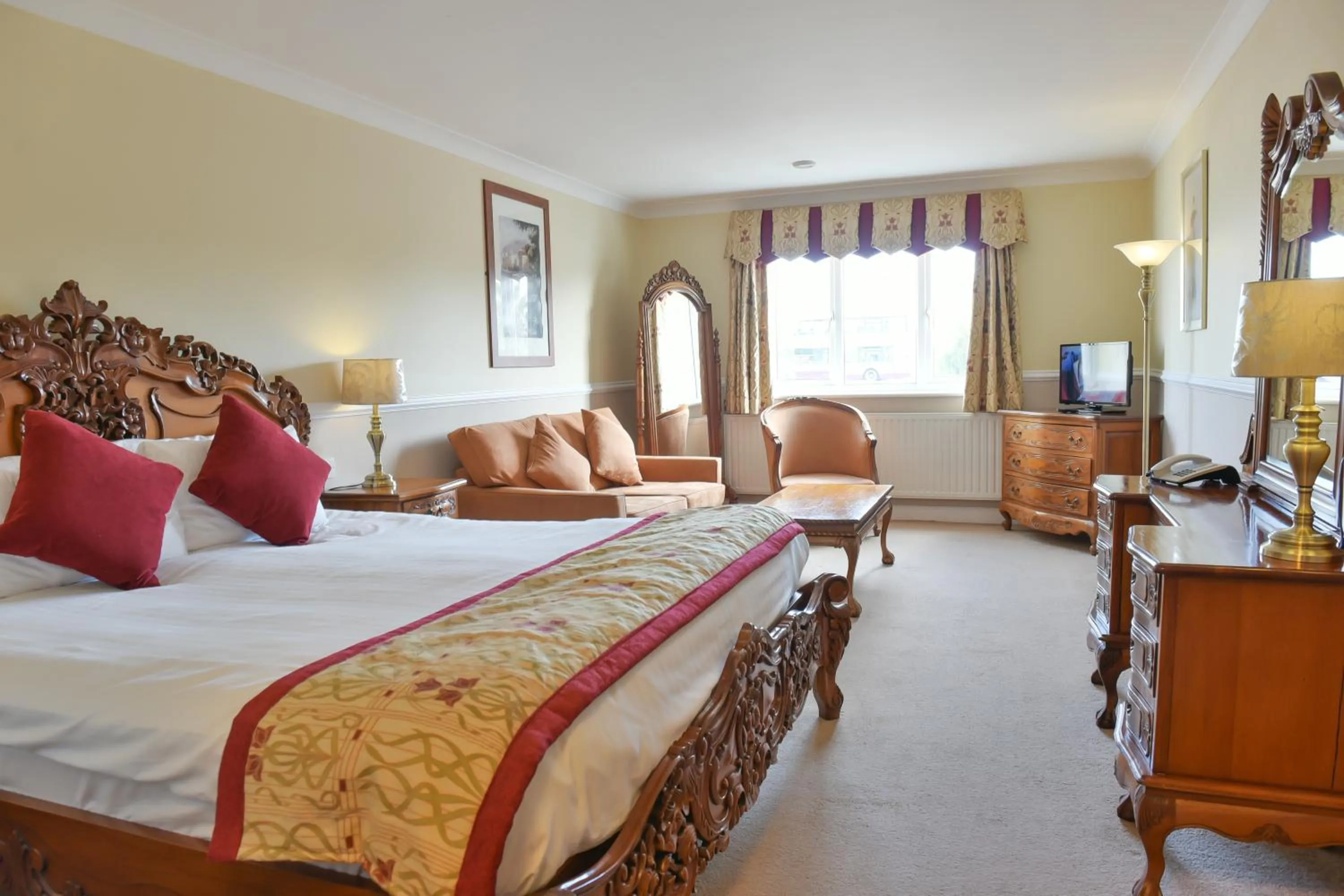 Day, Bed in Southview Park Hotel