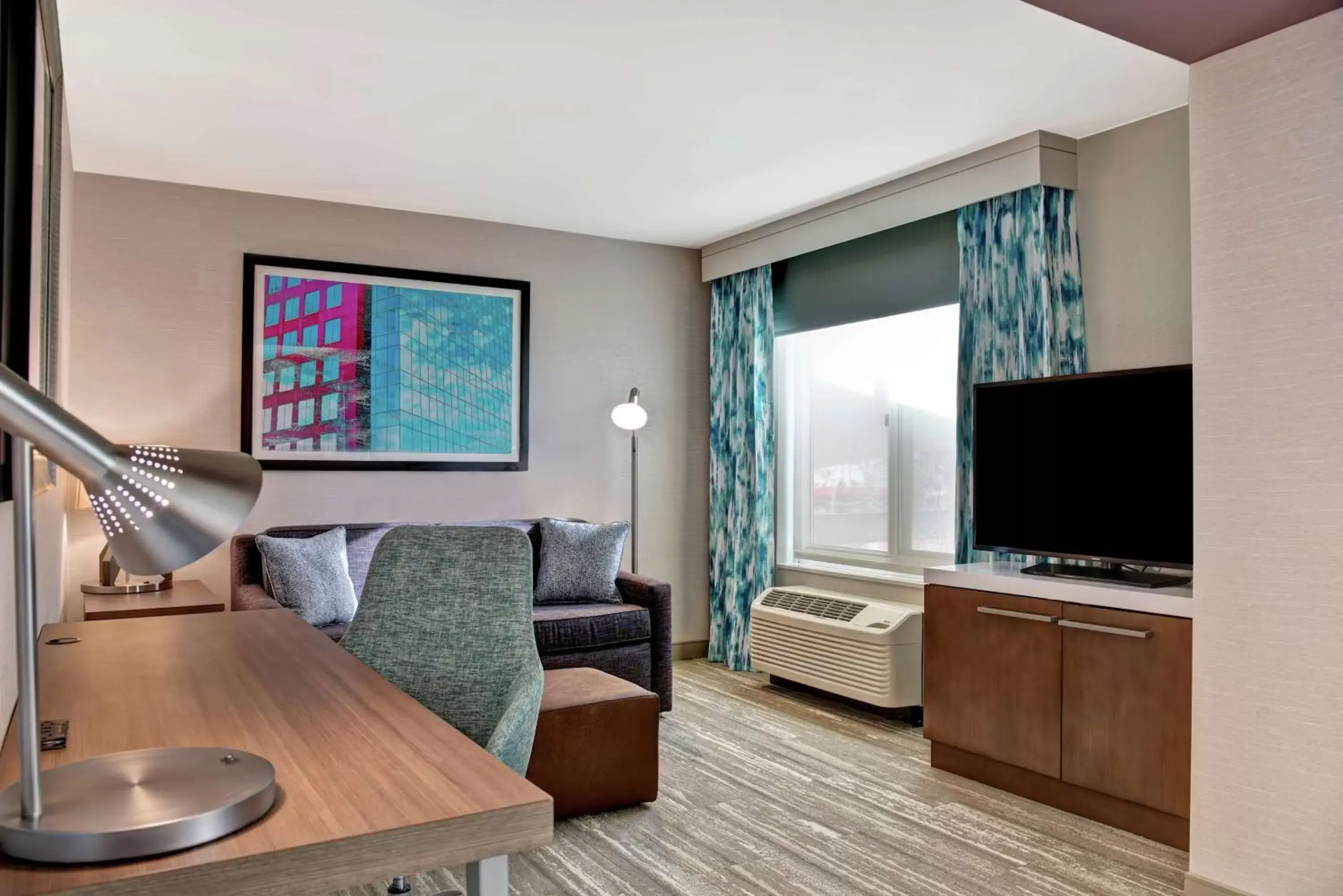Junior King Suite with Sofa Bed - single occupancy in Hilton Garden Inn Kansas City/Kansas Junior King Suite with Sofa Bed - single occupancy in Hilton Garden Inn Kansas City/Kansas
