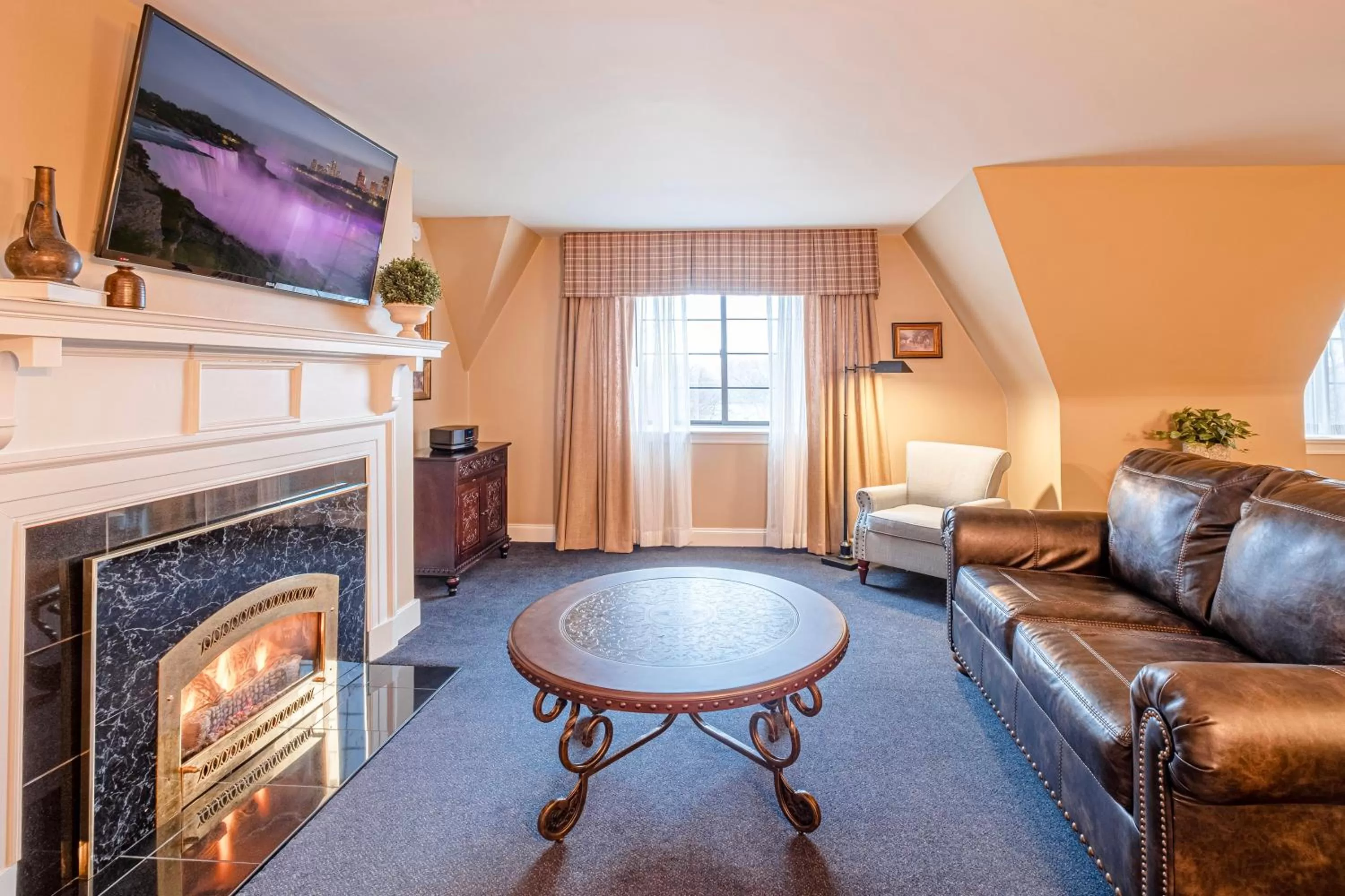 Living room in Red Coach Inn