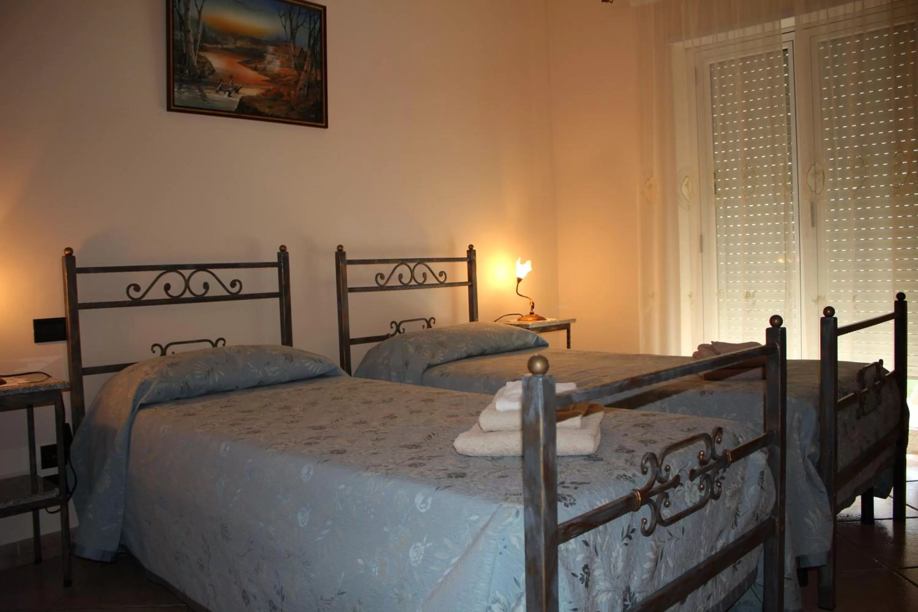 Double or Twin Room with Balcony in B&B Esperança