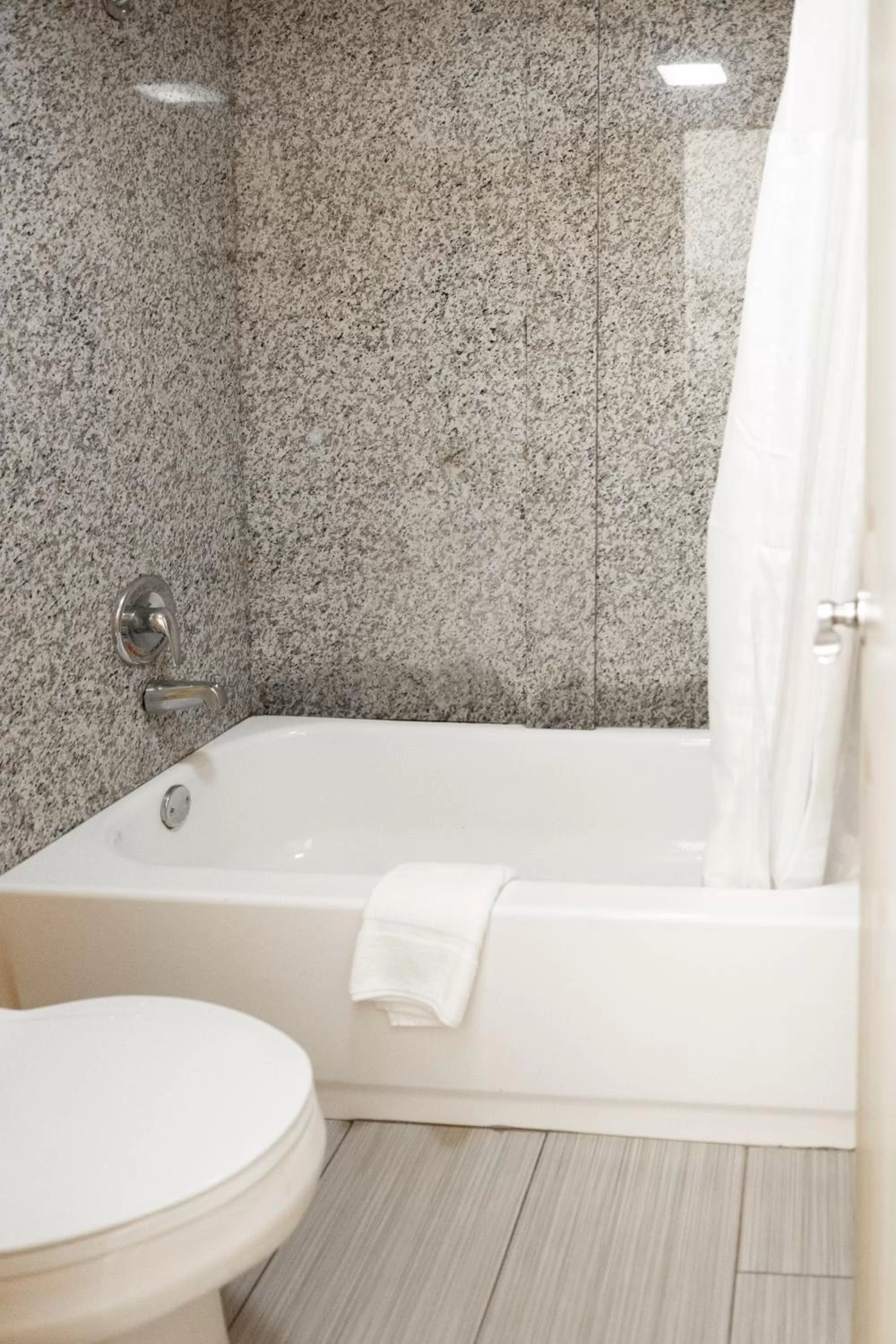 Bathroom in Morrilton Inn