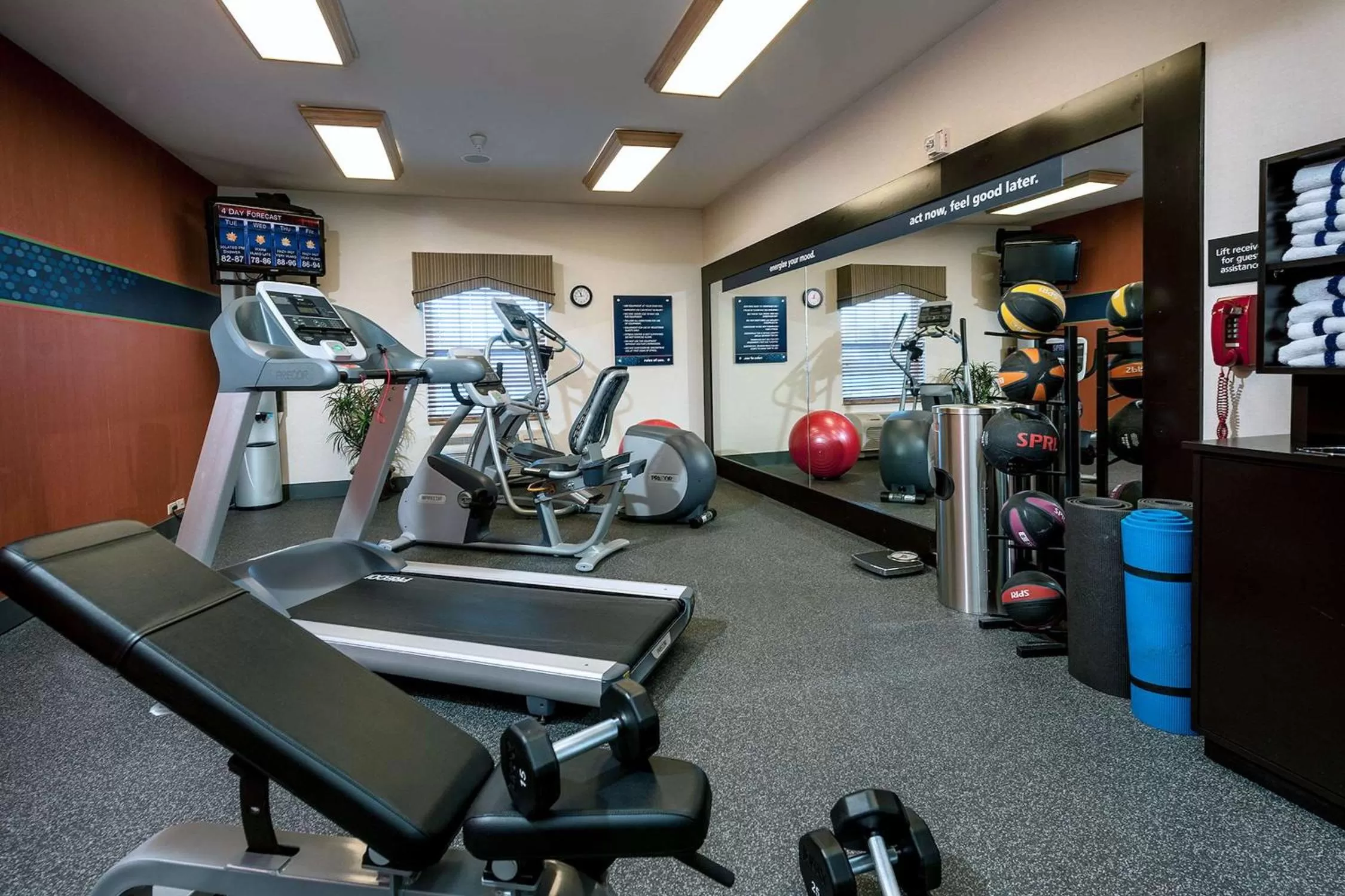 Fitness centre/facilities in Hampton Inn & Suites Rockland