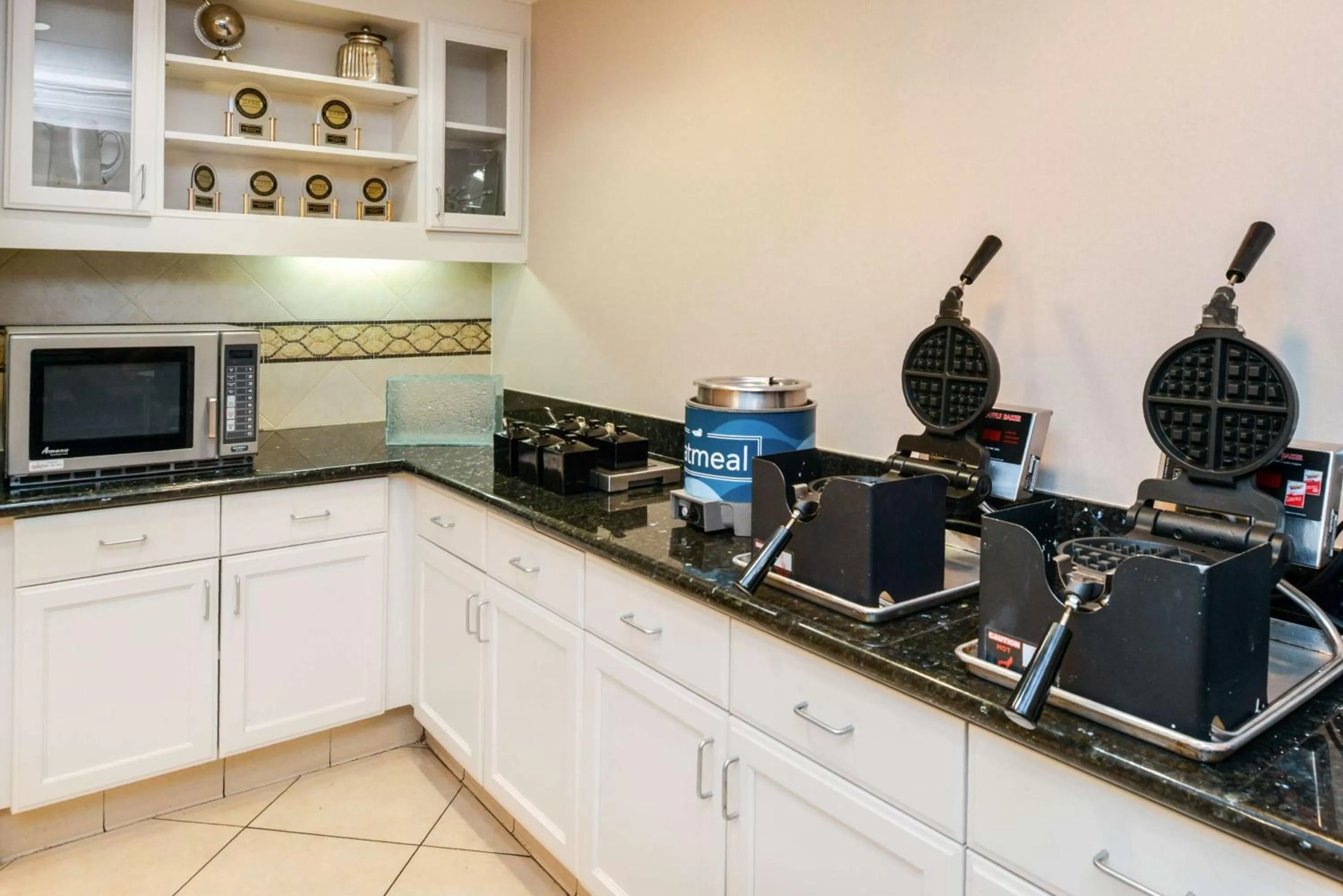 Breakfast in Homewood Suites by Hilton Fresno