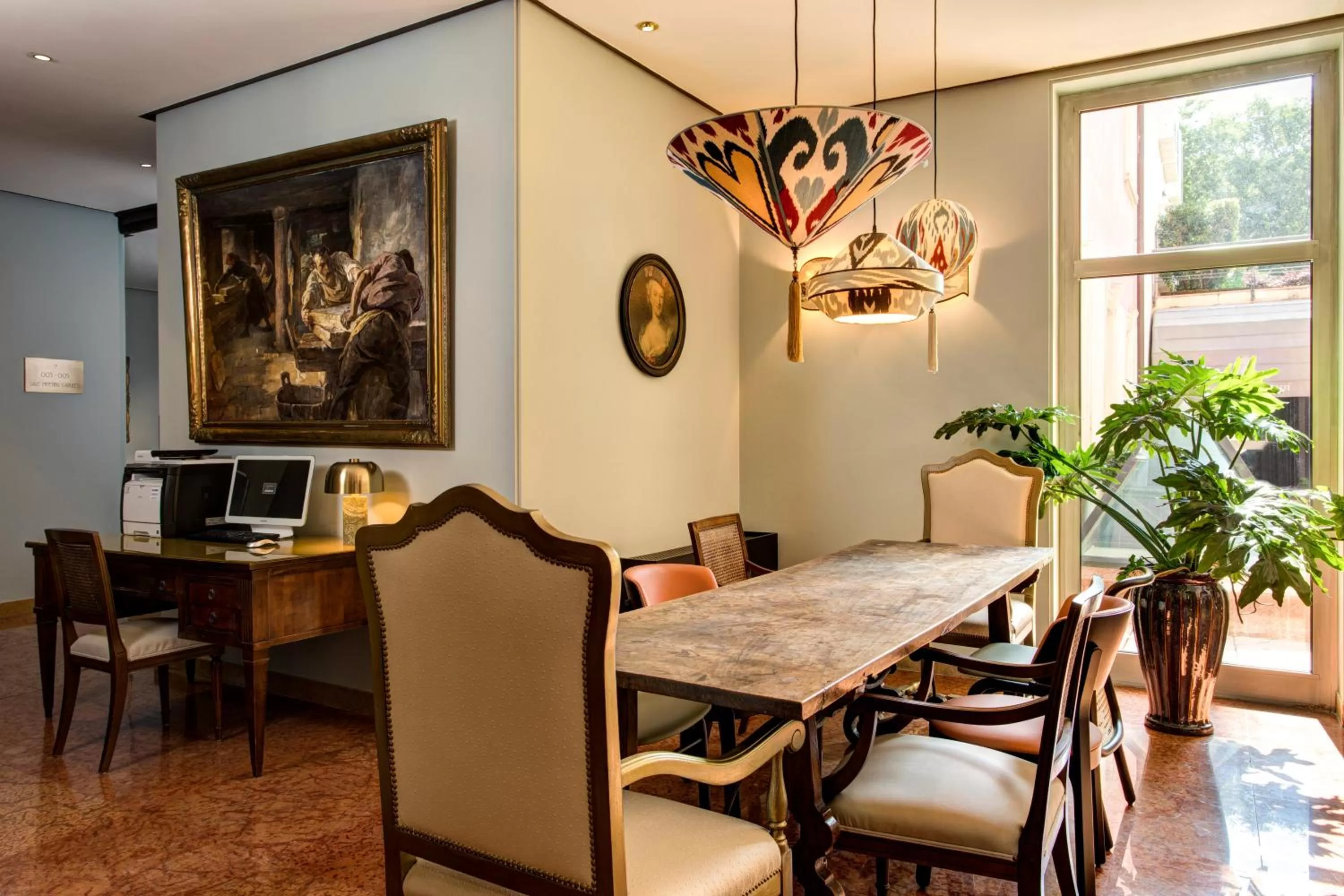 Communal lounge/ TV room in Hotel Indigo Verona - Grand Hotel Des Arts by IHG