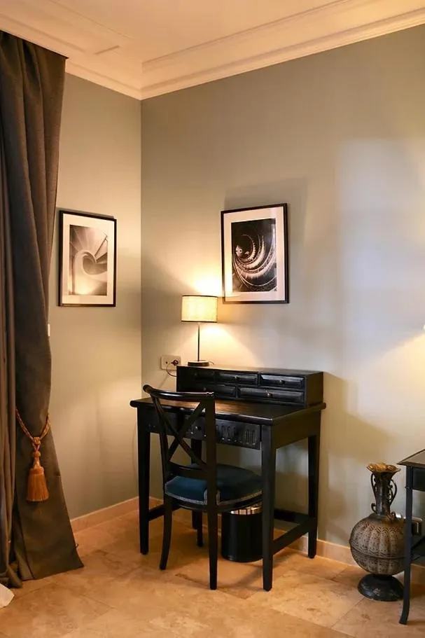 Seating area in La Villa Mazarin