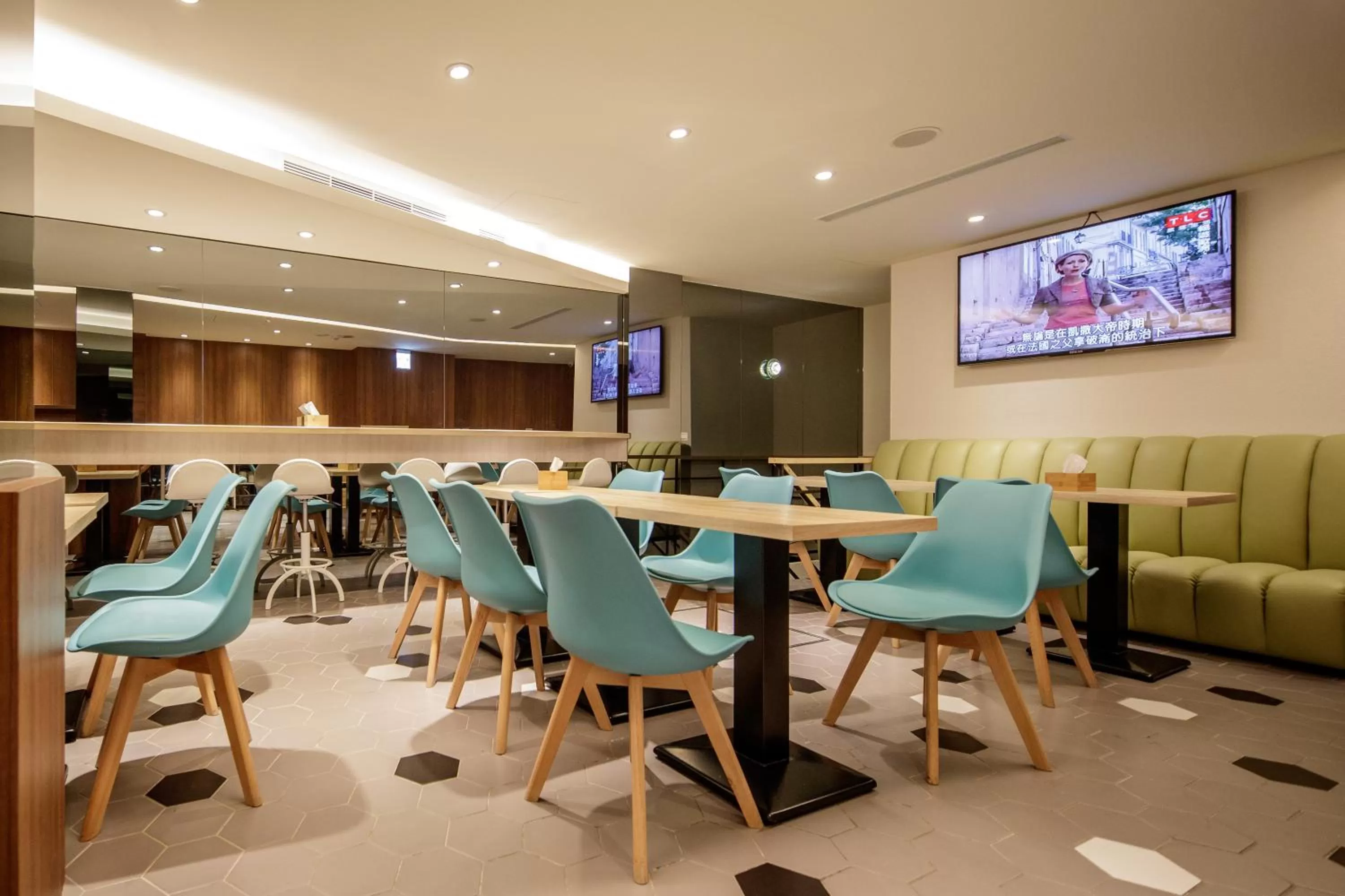 Restaurant/places to eat in Via Hotel Taipei Station