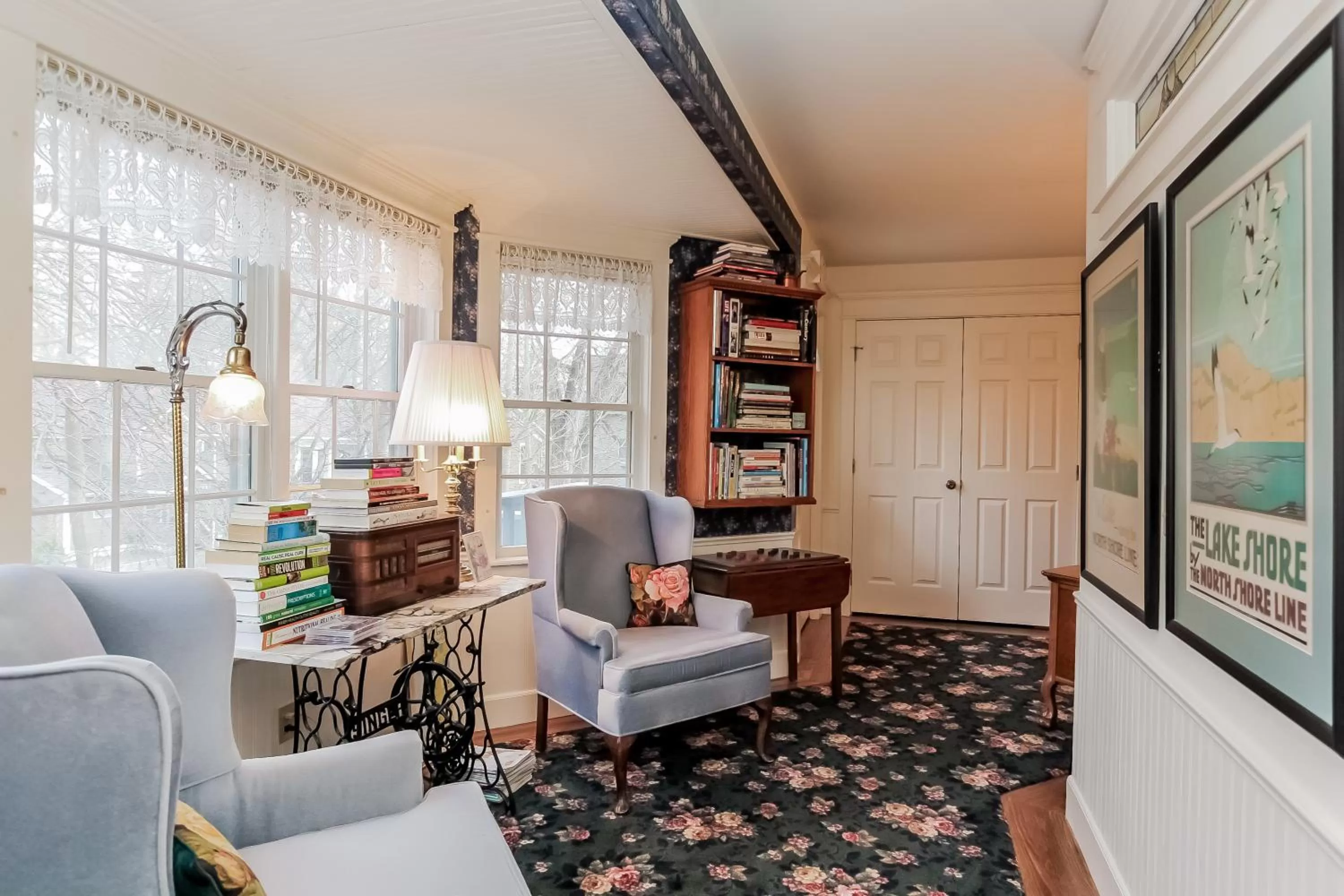 Living room in Yelton Manor Bed and Breakfast