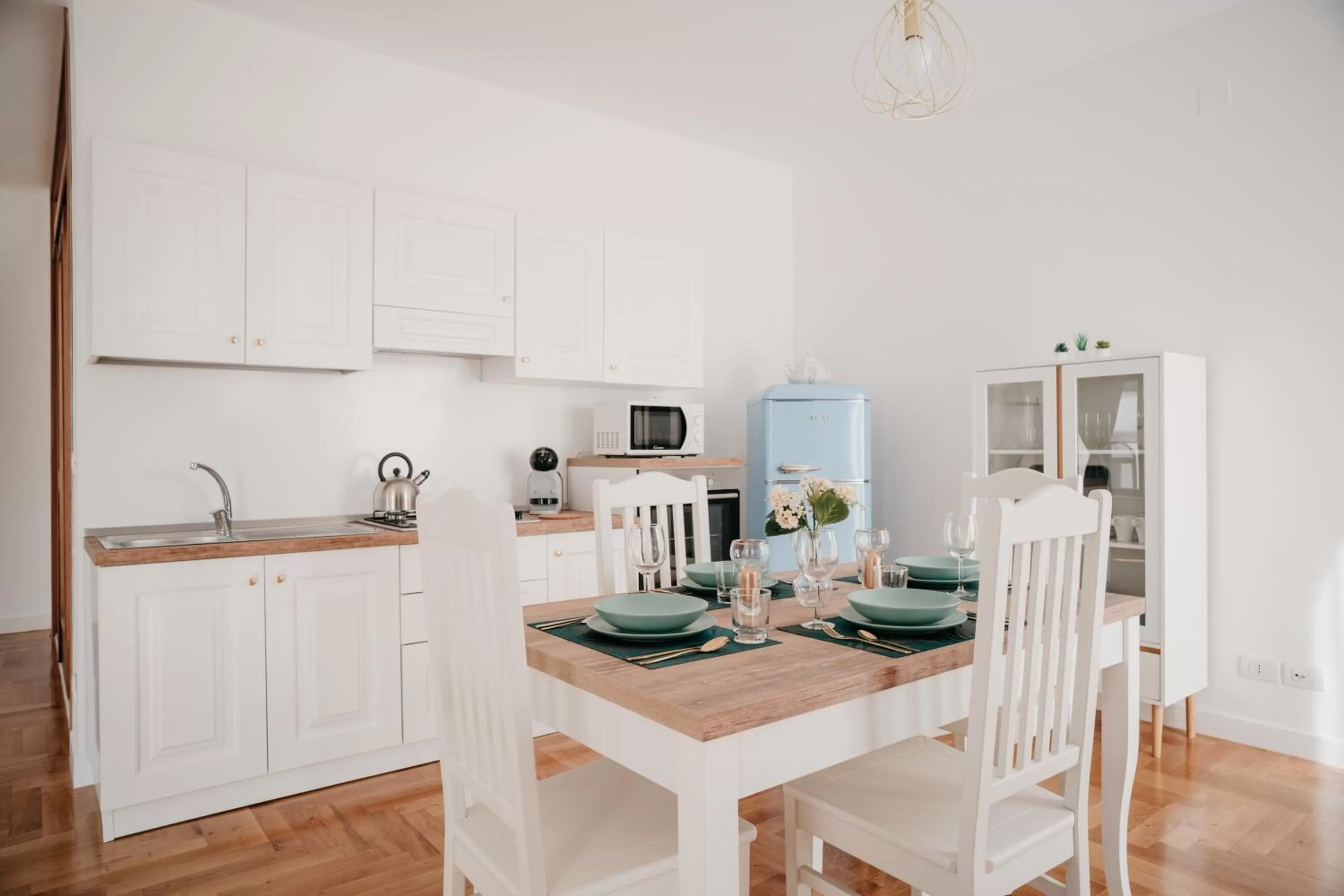 Coffee/tea facilities in Vista Napoli Residence by Casa Napoletana