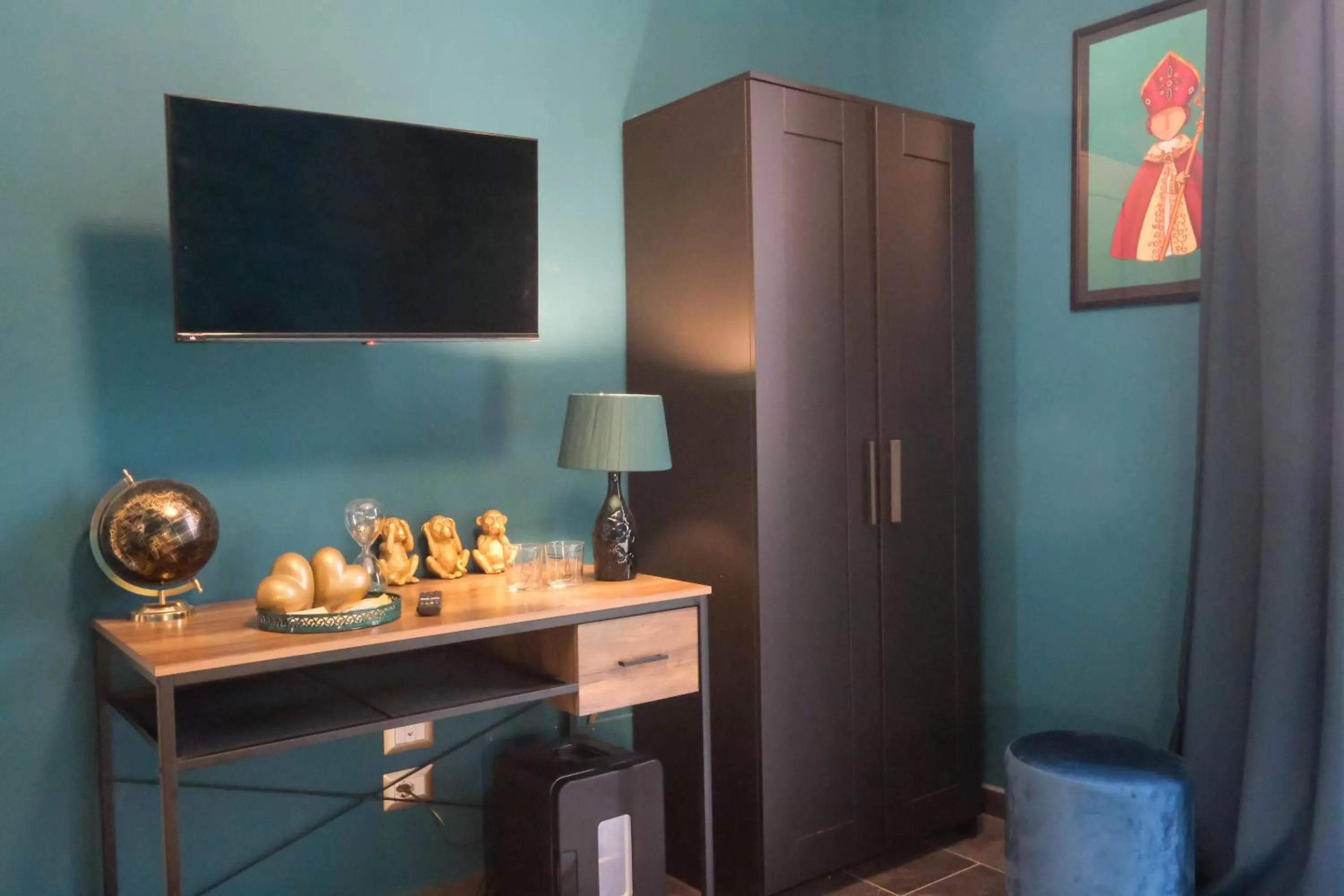 TV and multimedia, TV/Entertainment Center in LH51 B&B