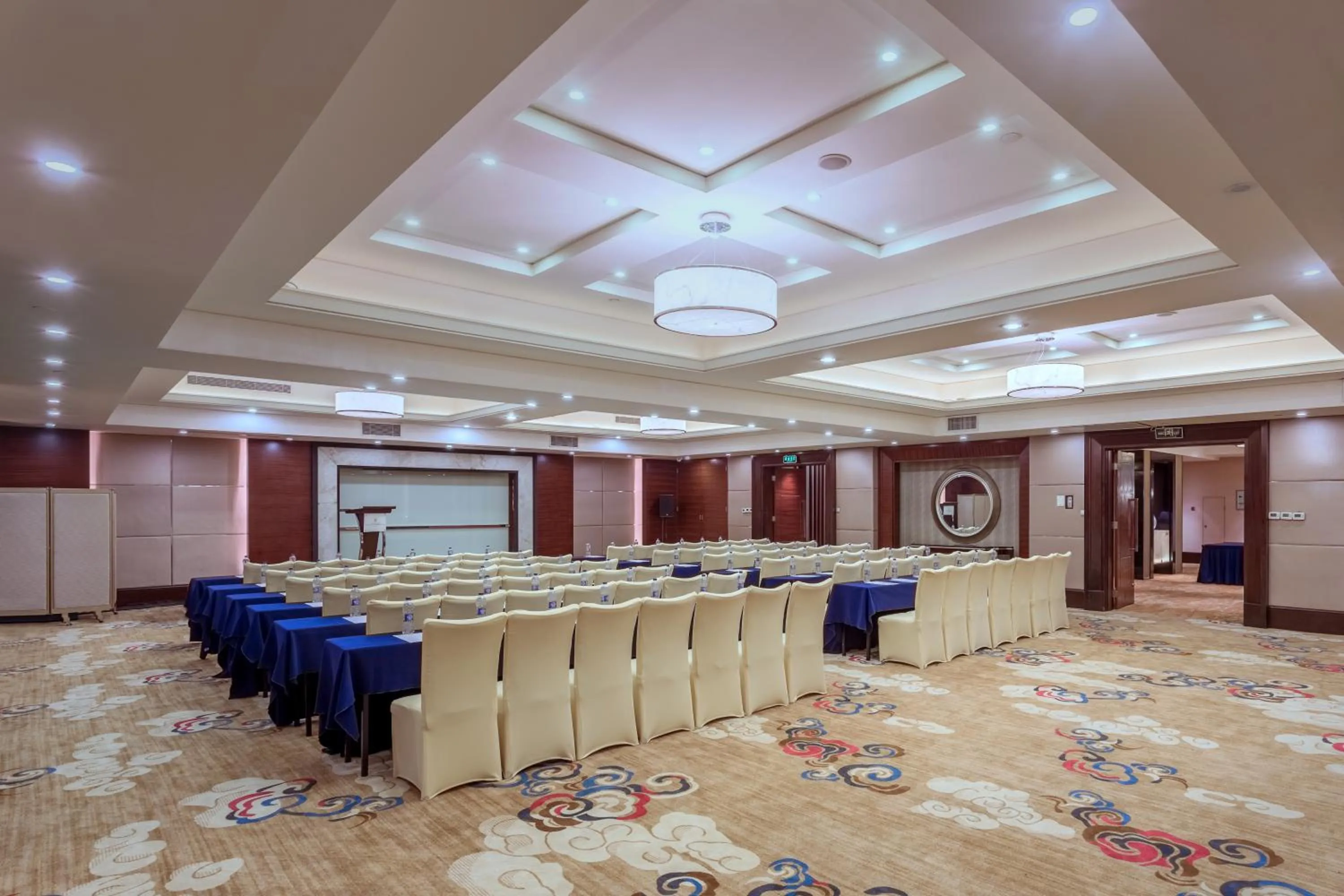 Meeting/conference room in Wuhan Jin Jiang International Hotel
