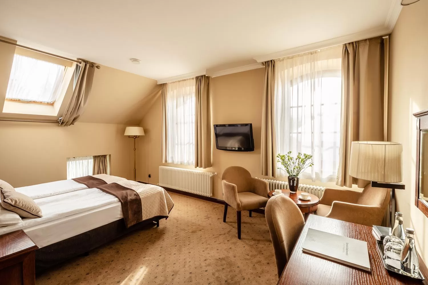 Photo of the whole room, Bed in Zamek Topacz