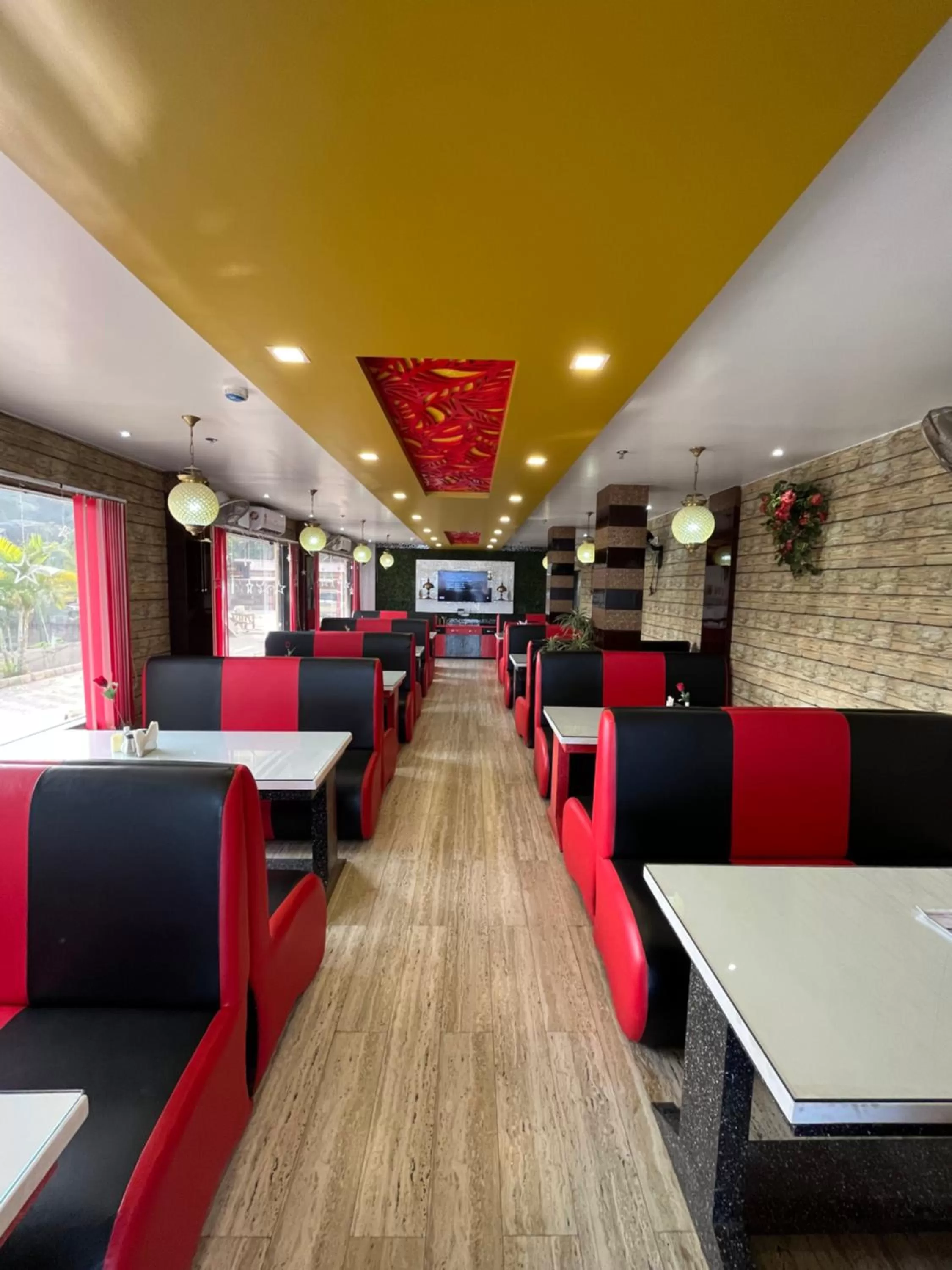 Restaurant/places to eat in The Rhino