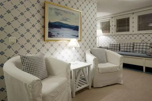 Seating area in Ahlströmin Ruukki Noormarkku