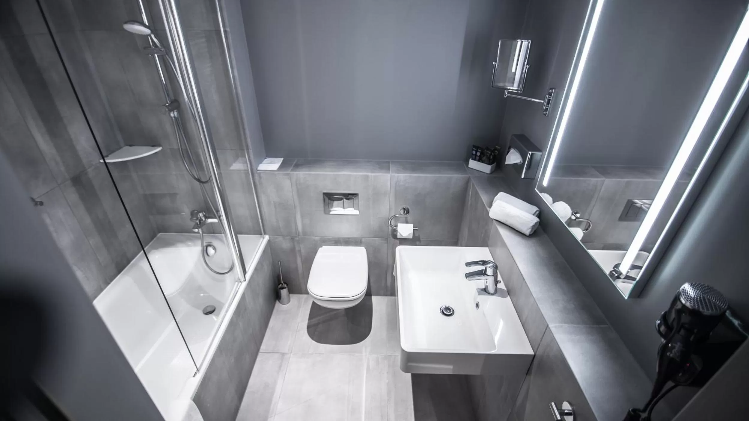 Toilet in Novotel Poznan Centrum