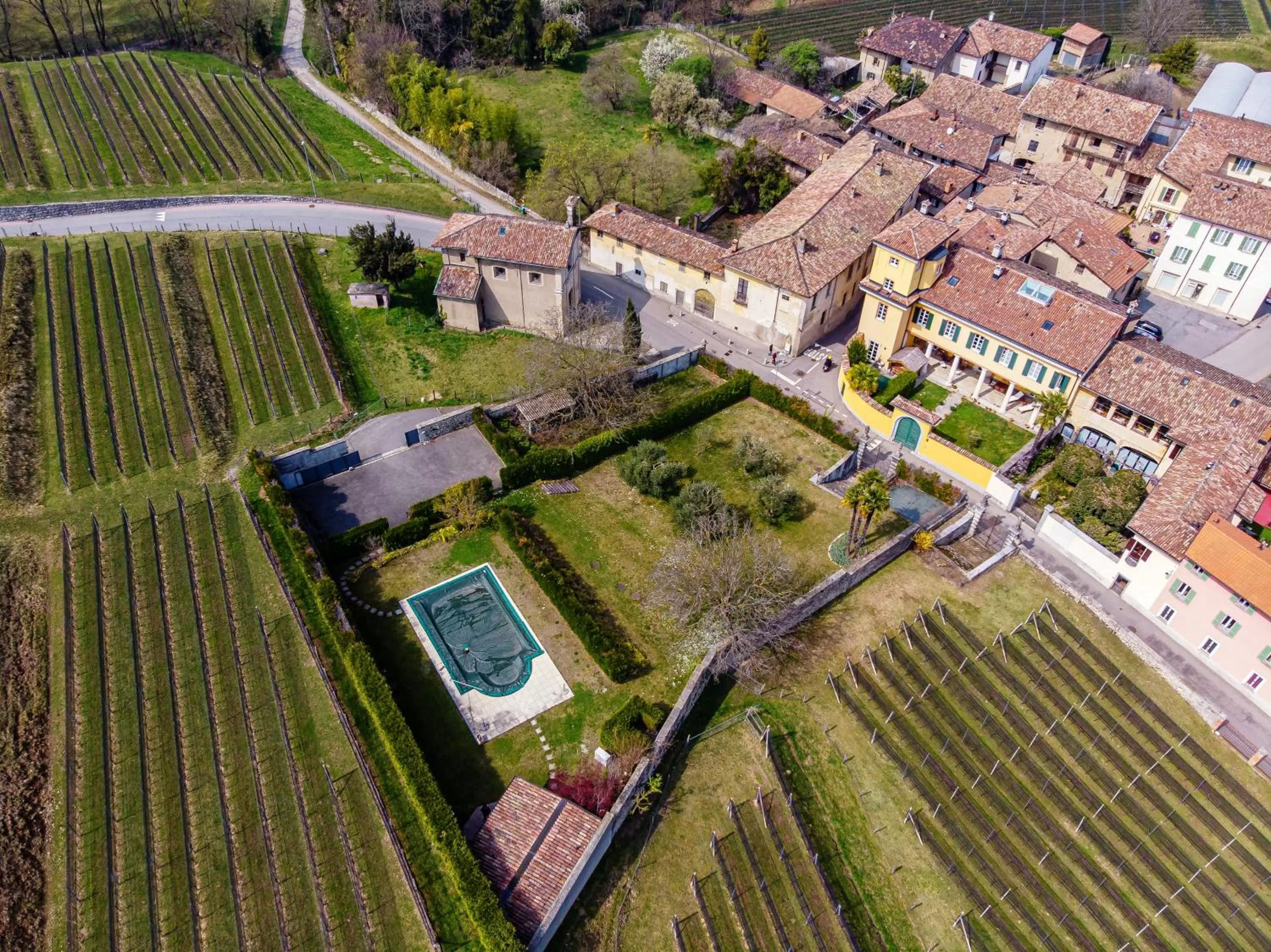 Bird's eye view, Bird's-eye View in Castello di Brusata Apartment