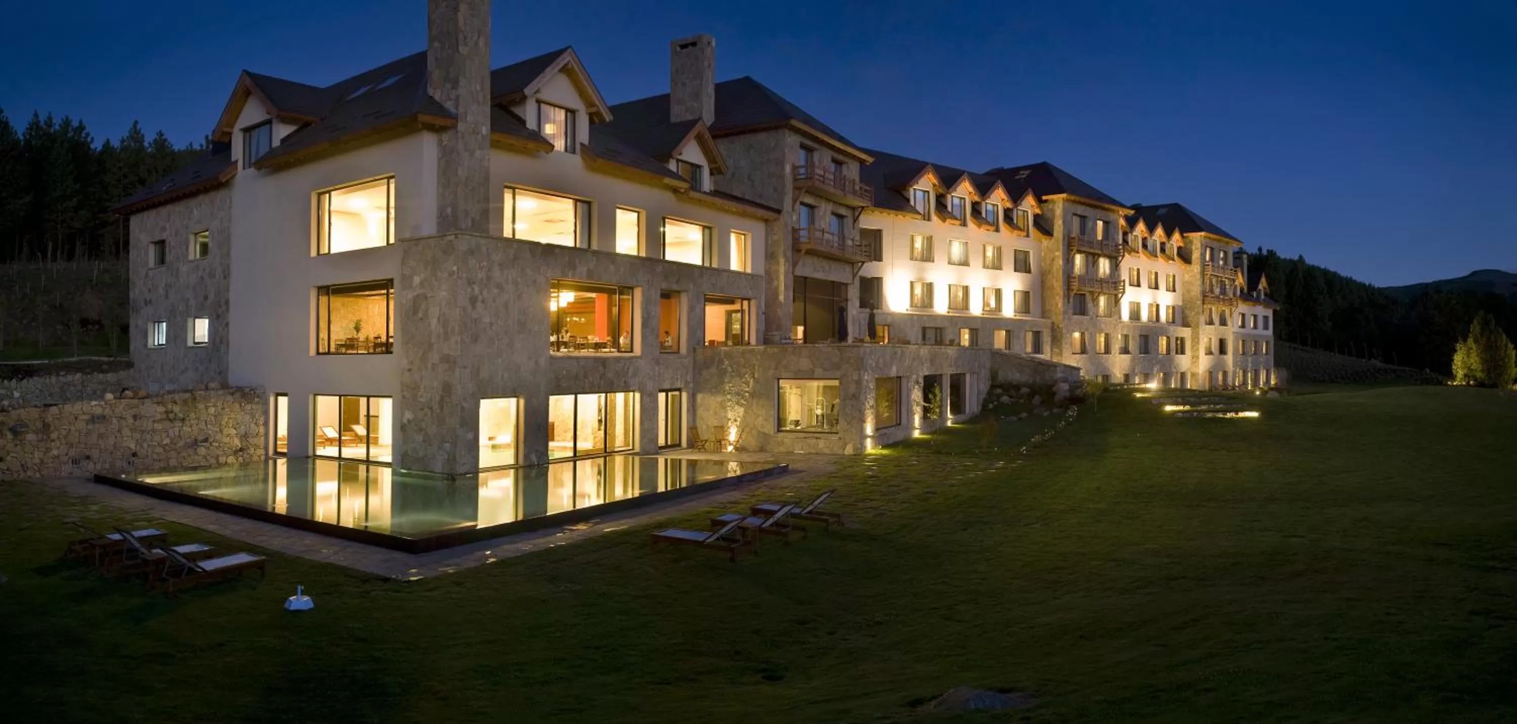 Property building in Loi Suites Chapelco Hotel