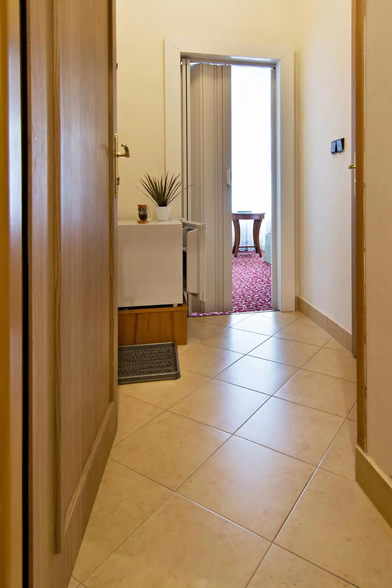 Photo of the whole room in Romania