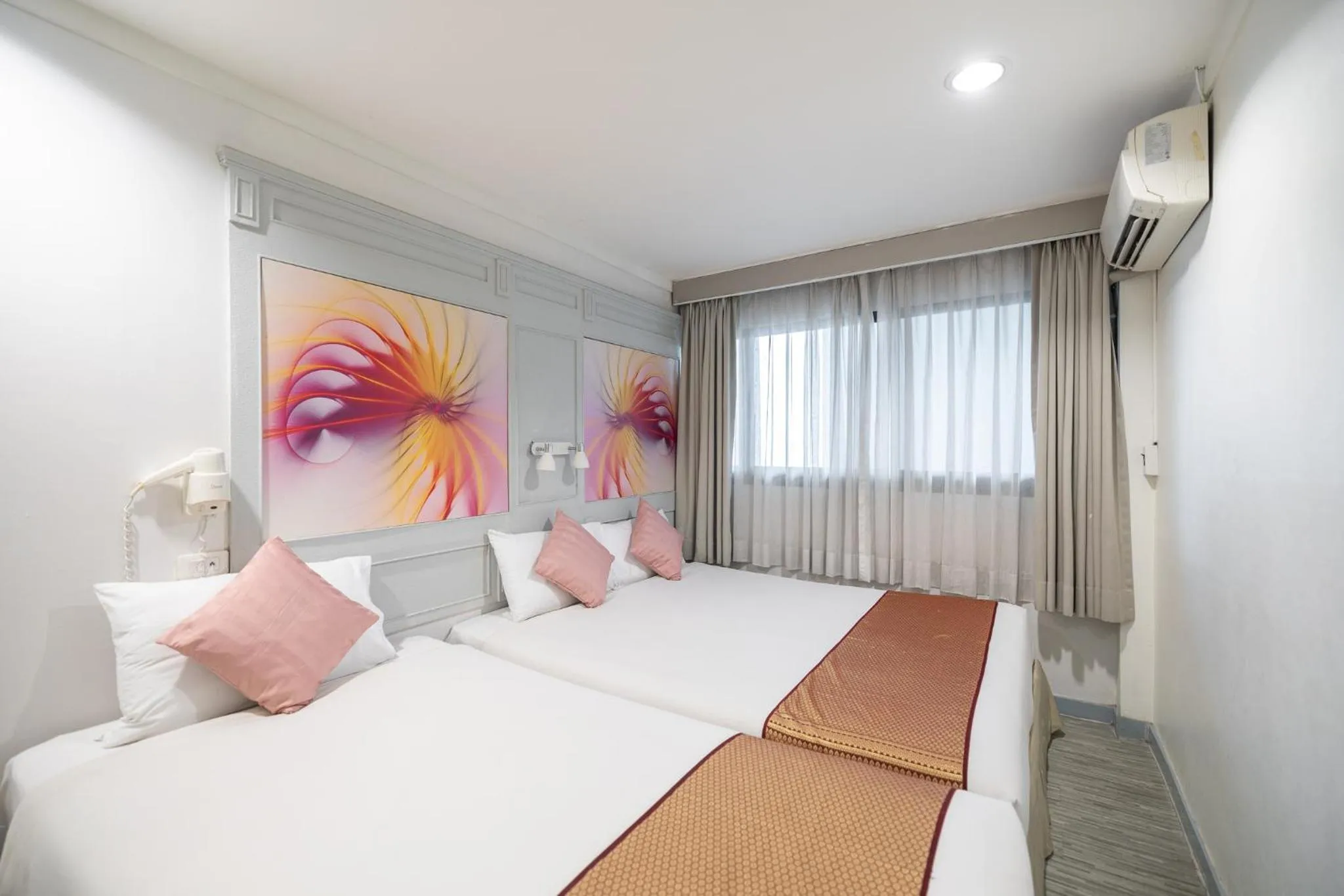 Bed in Pratunam City Inn