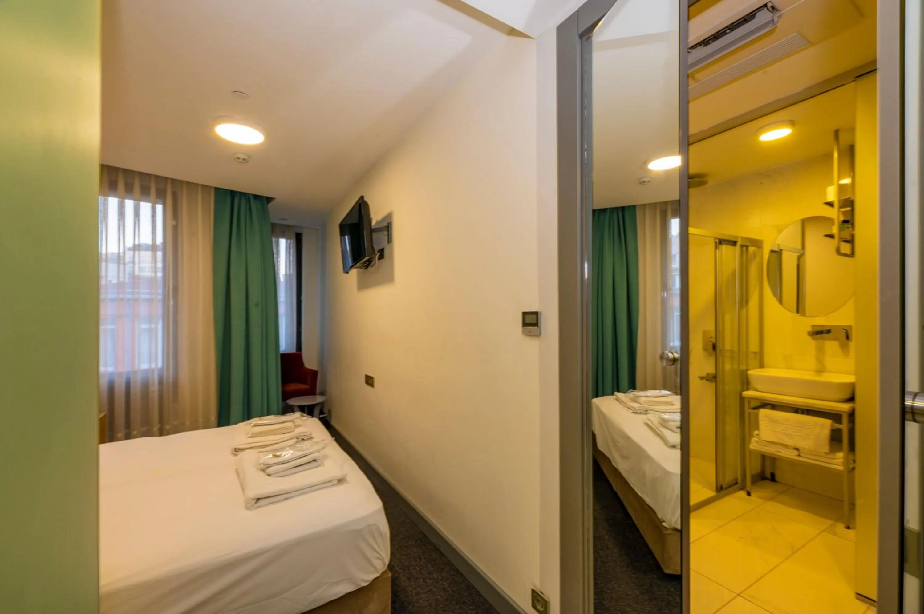 Bed in Taksim Hotel V Plus