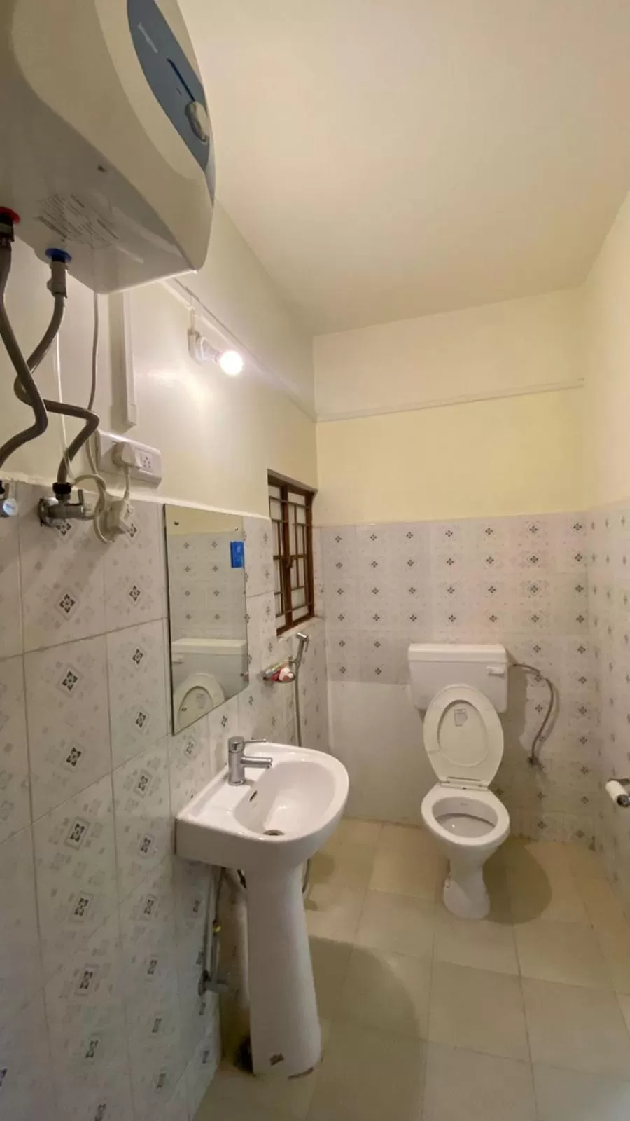 Bathroom in Hotel Travellers INN