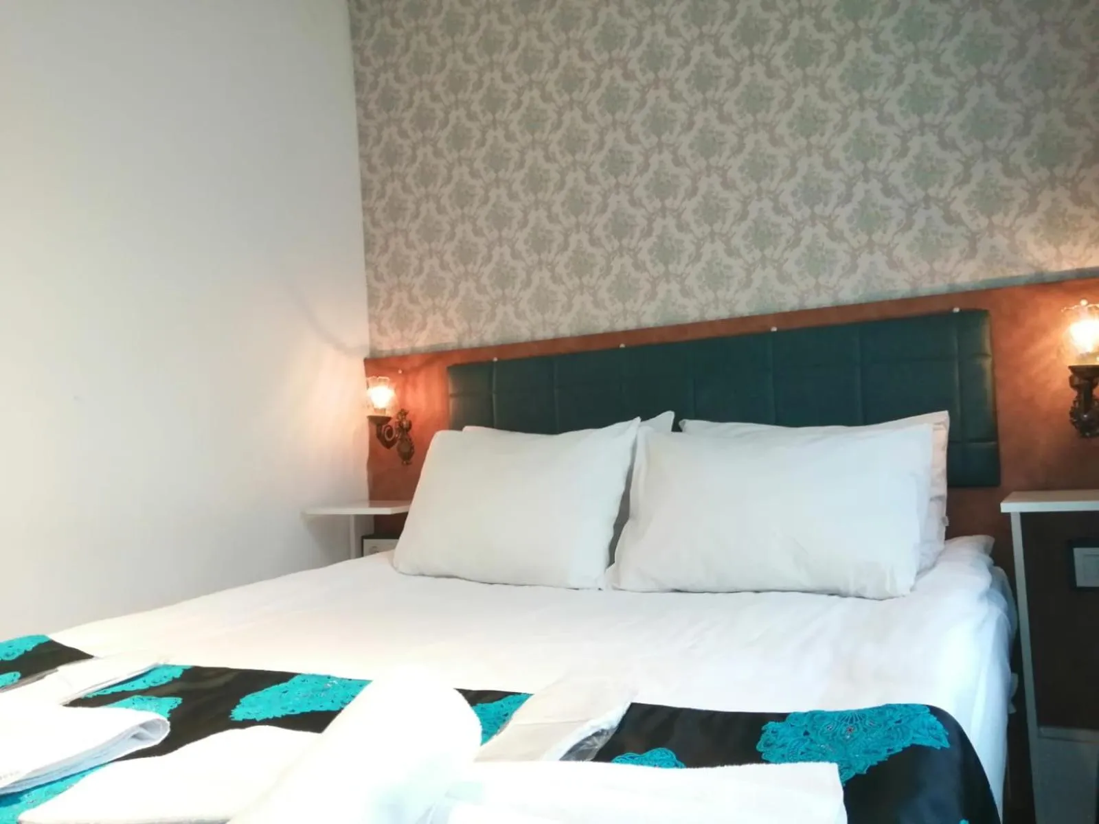 Bedroom in Minel Hotel