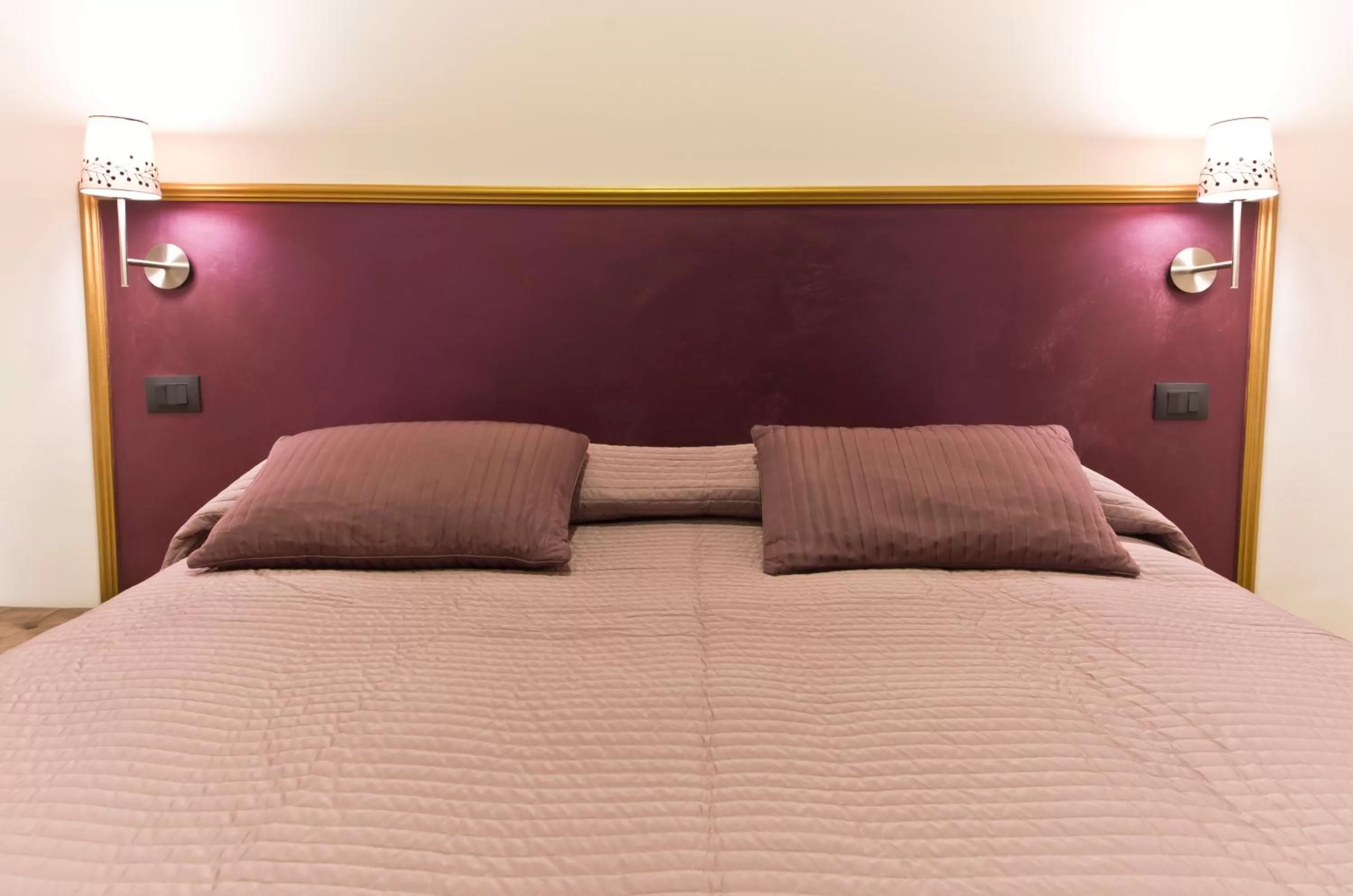 Photo of the whole room, Bed in Siena Gallery - Rooms Only