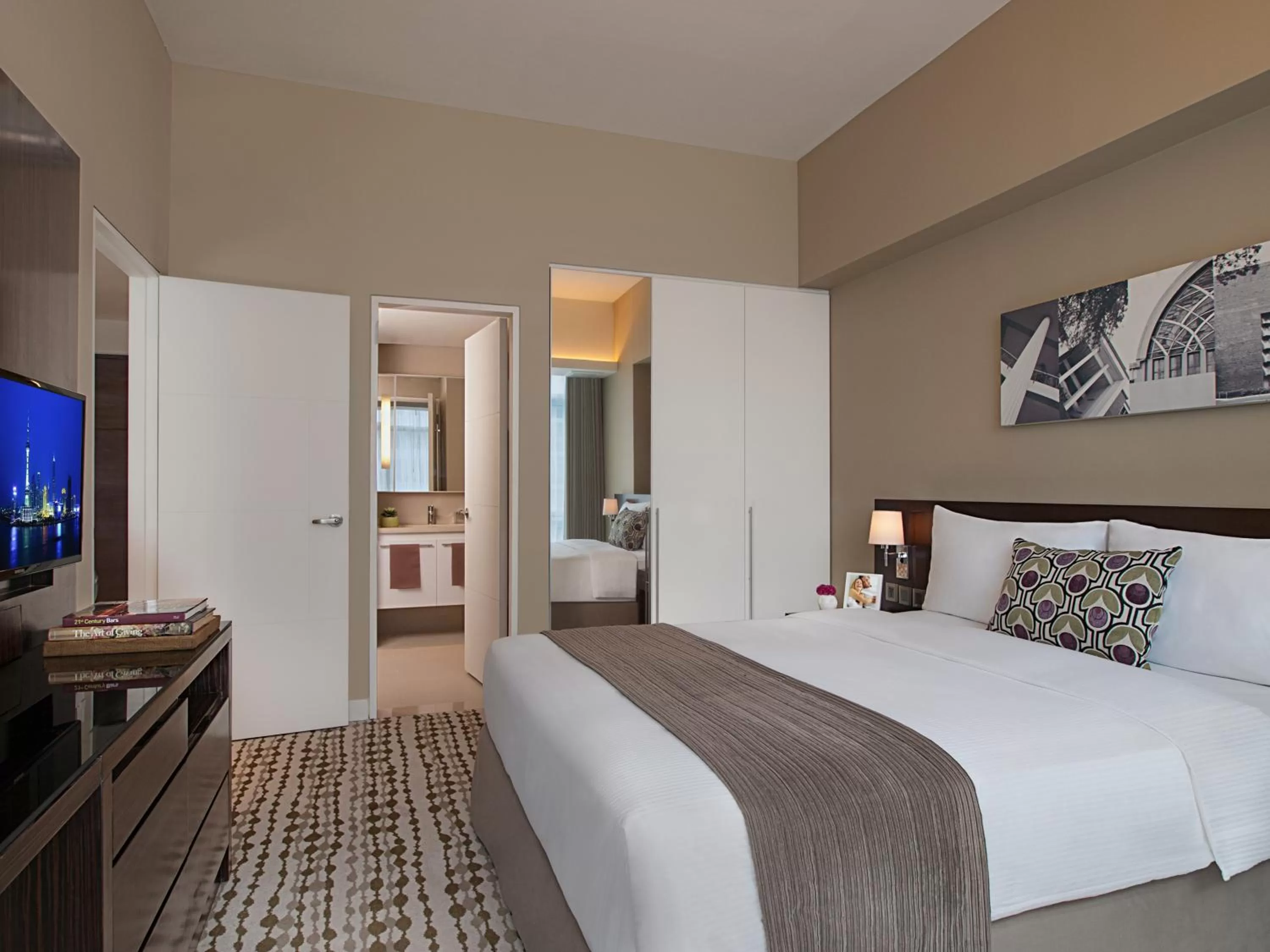 Photo of the whole room, Bed in Citadines Salcedo Makati