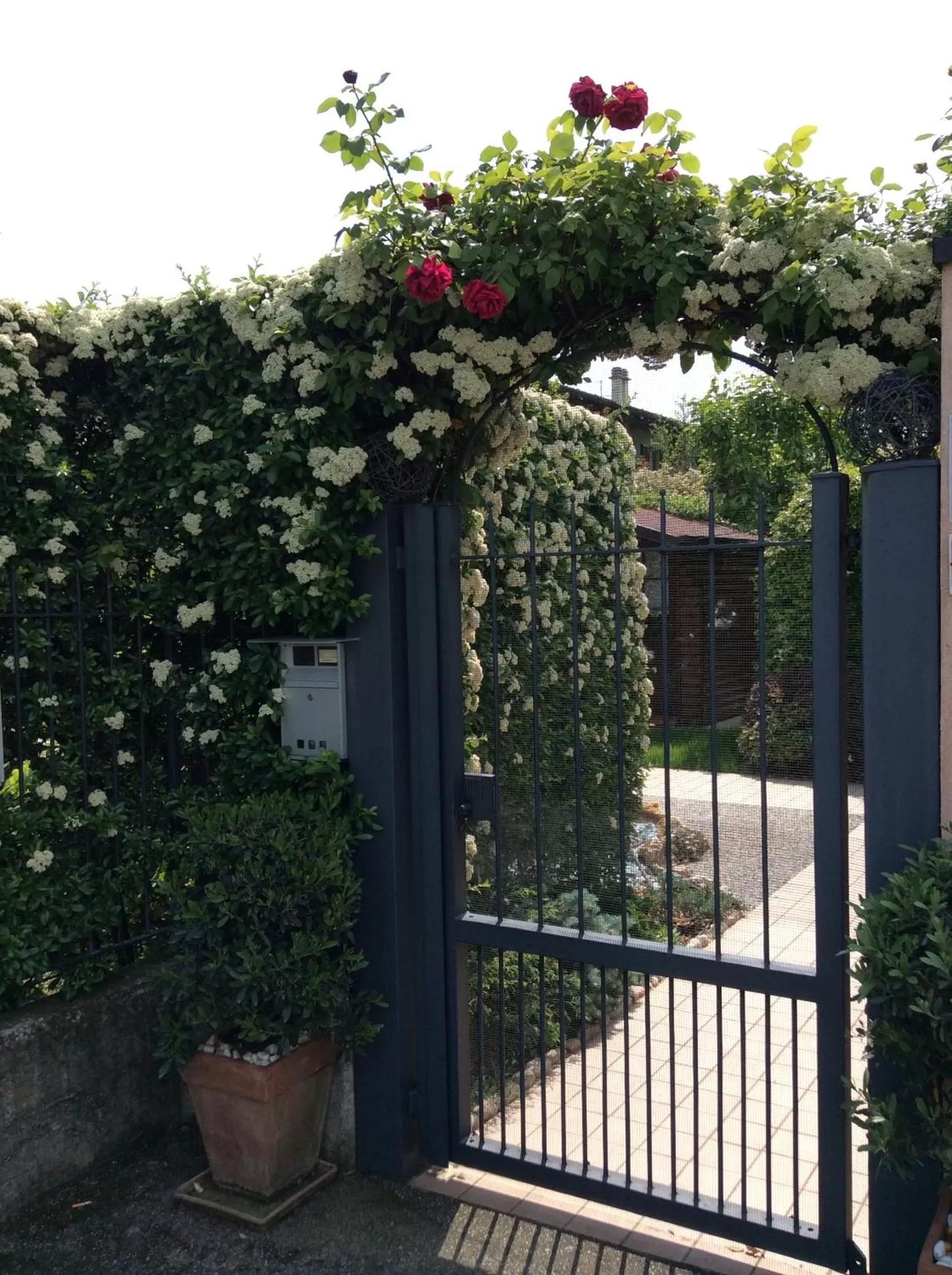 Facade/entrance in B&B Desenzano Paradise