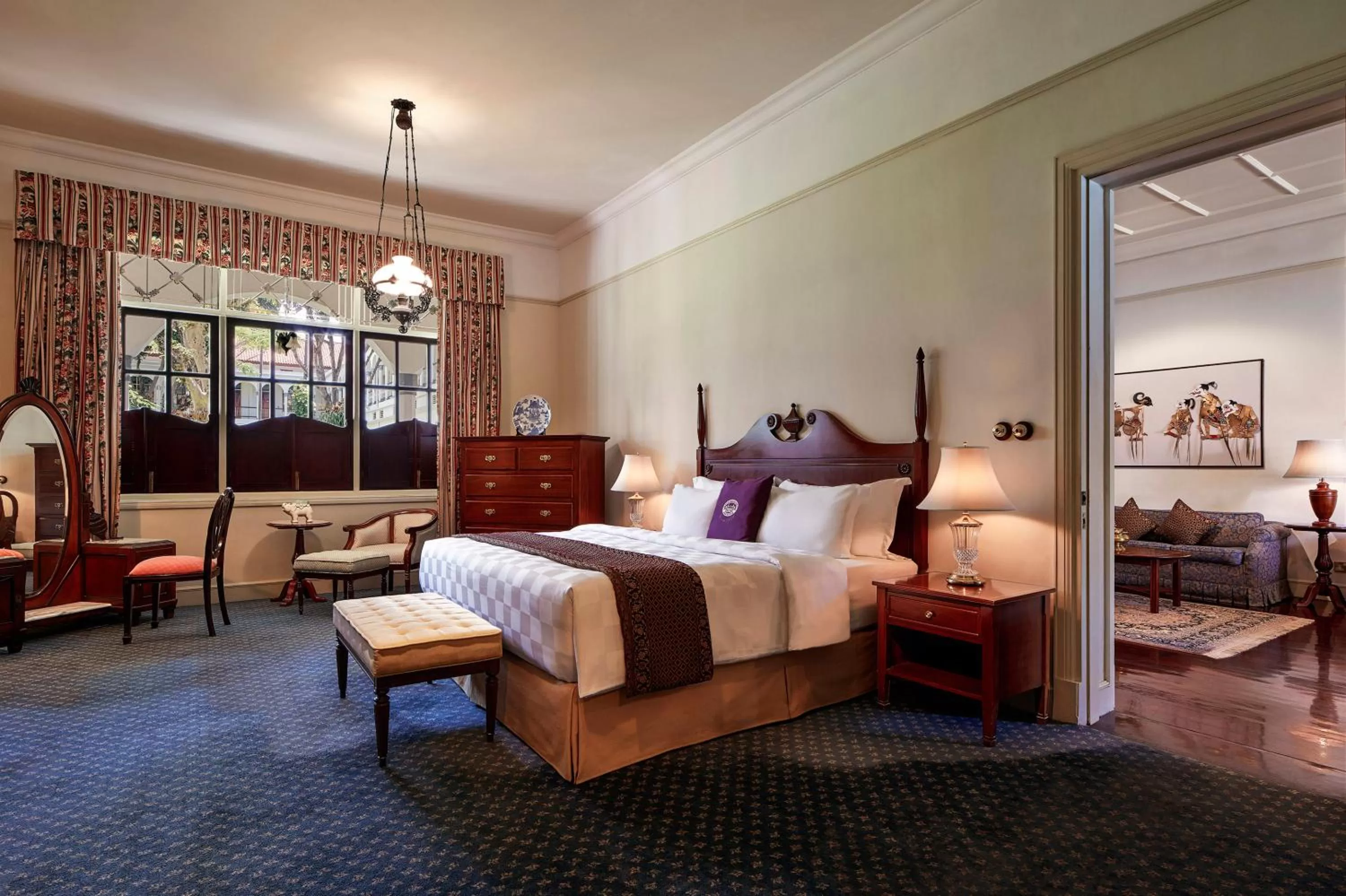 Photo of the whole room, Bed in Hotel Majapahit Surabaya MGallery