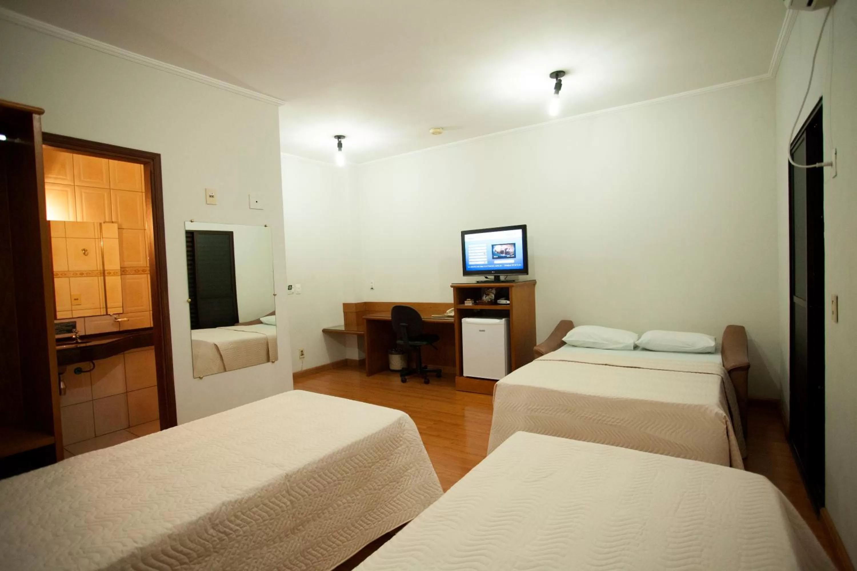 Photo of the whole room, Bed in Indaiá Hotel Residence