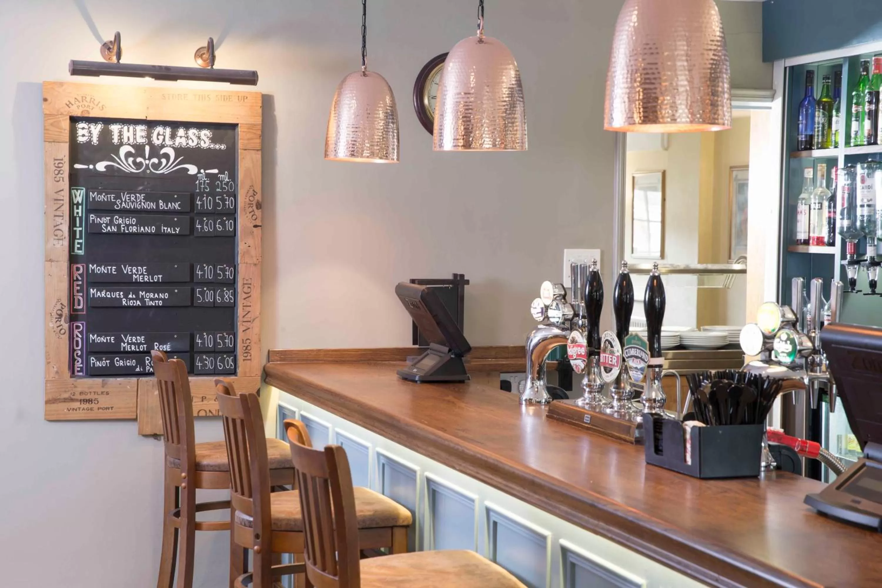 Restaurant/places to eat in Kings Court Hotel Alcester, BW Signature Collection