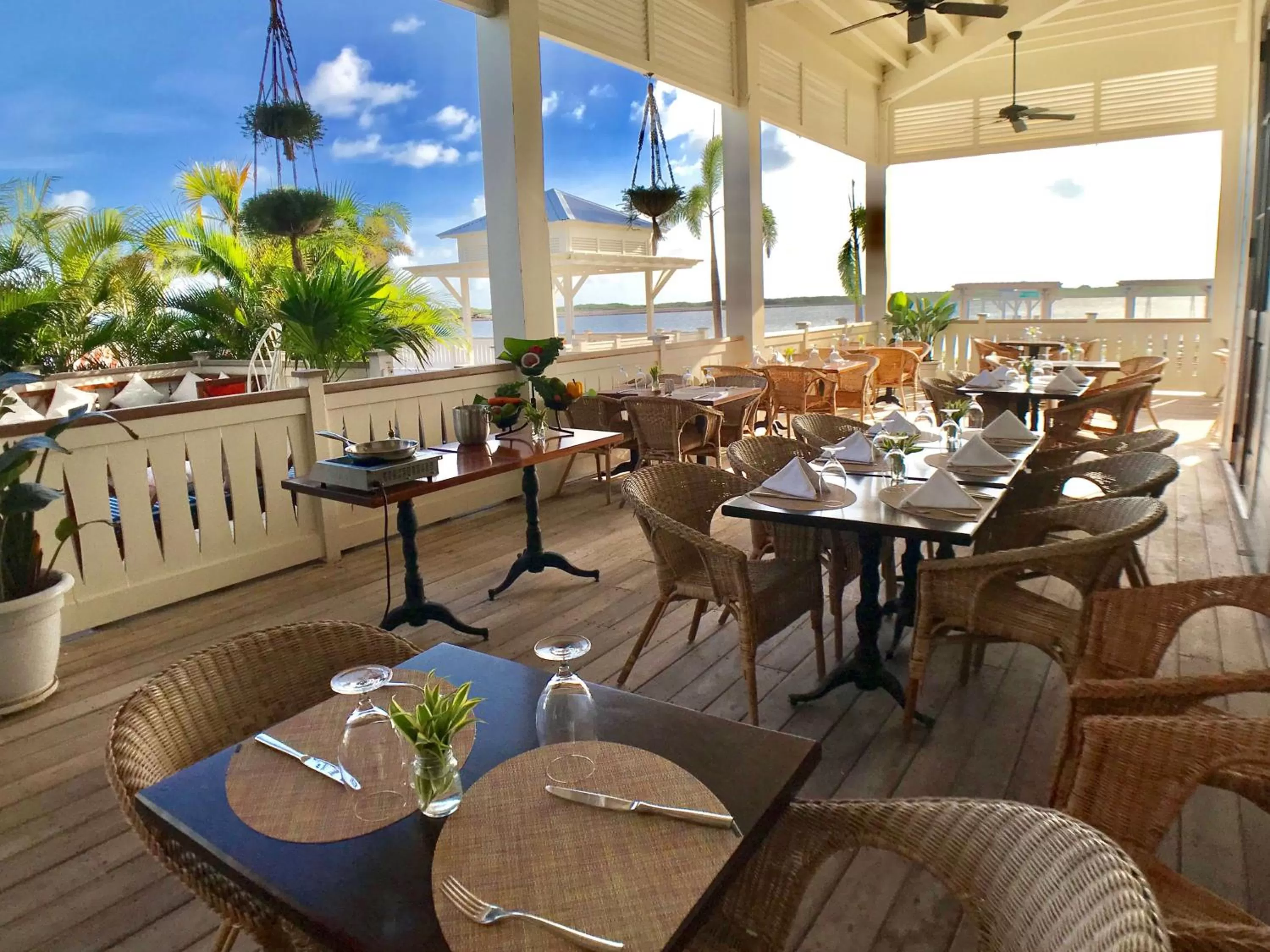 Restaurant/places to eat in Mahogany Bay Resort and Beach Club, Curio Collection