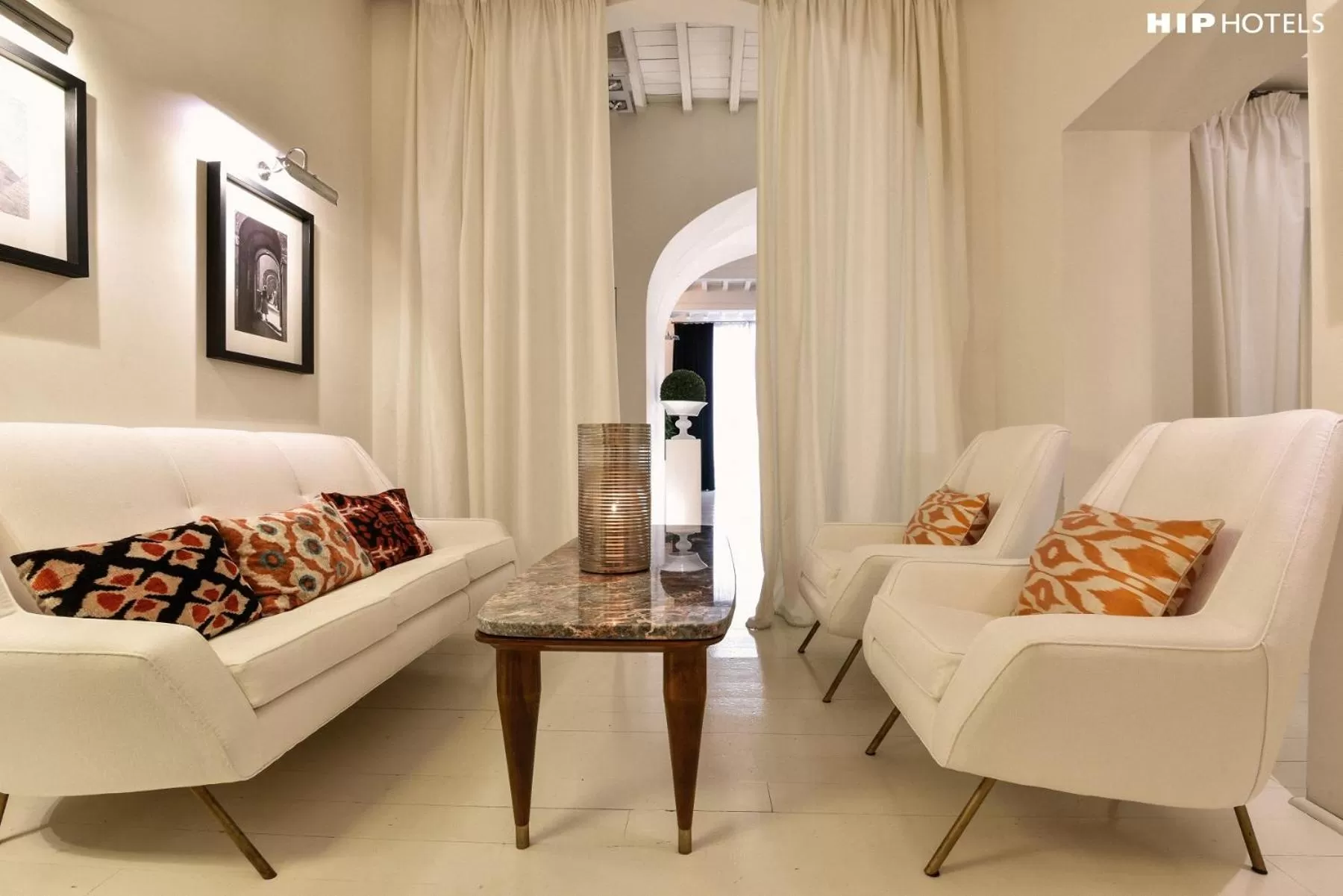 Library in Cellai Hotel Florence