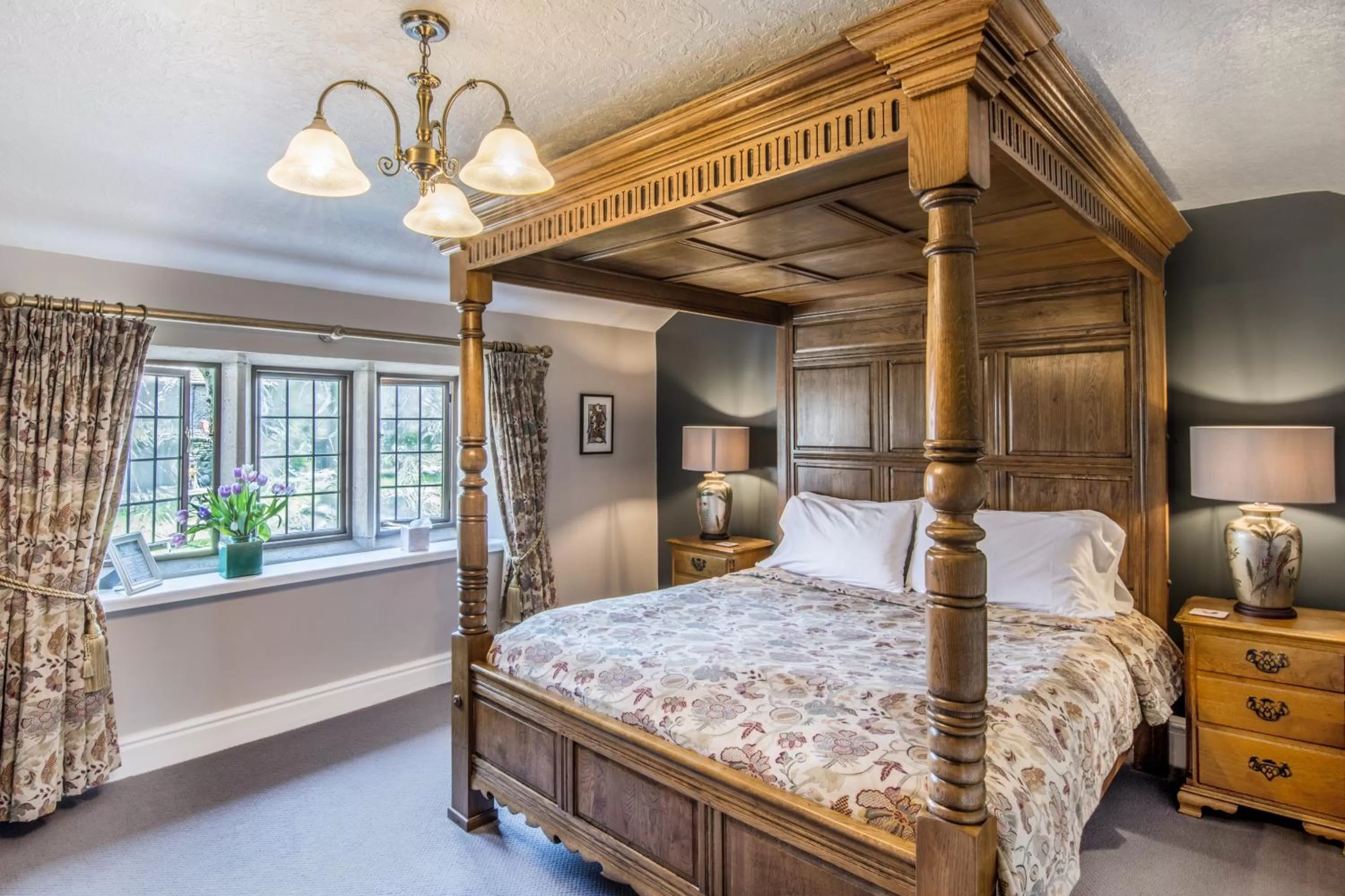 Photo of the whole room, Bed in The Old Hall Inn