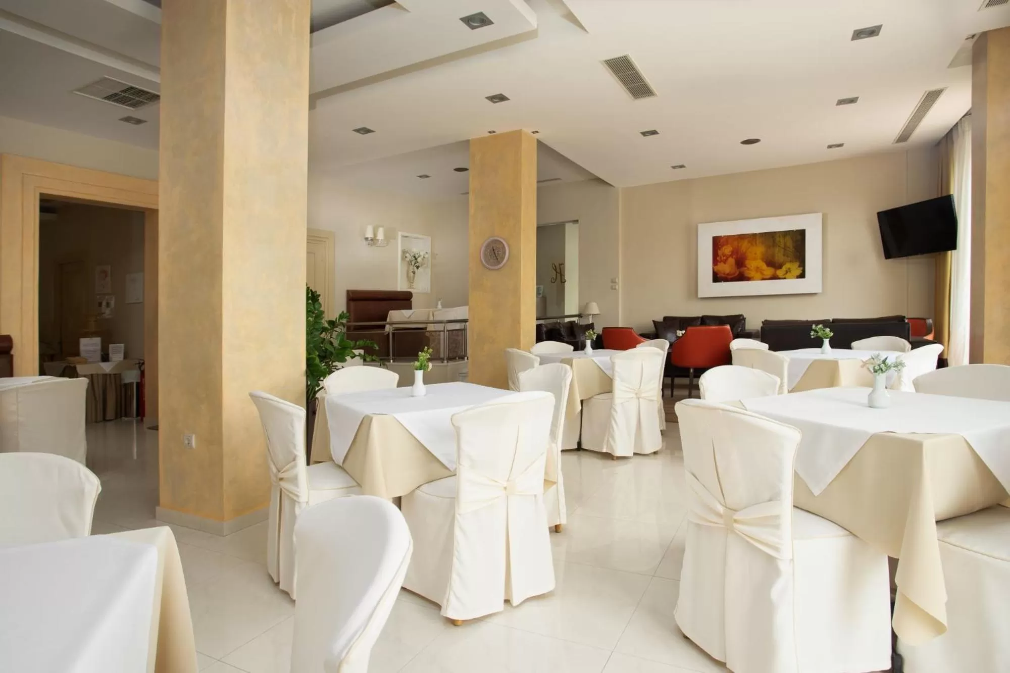 Restaurant/places to eat in Blue Sea Hotel