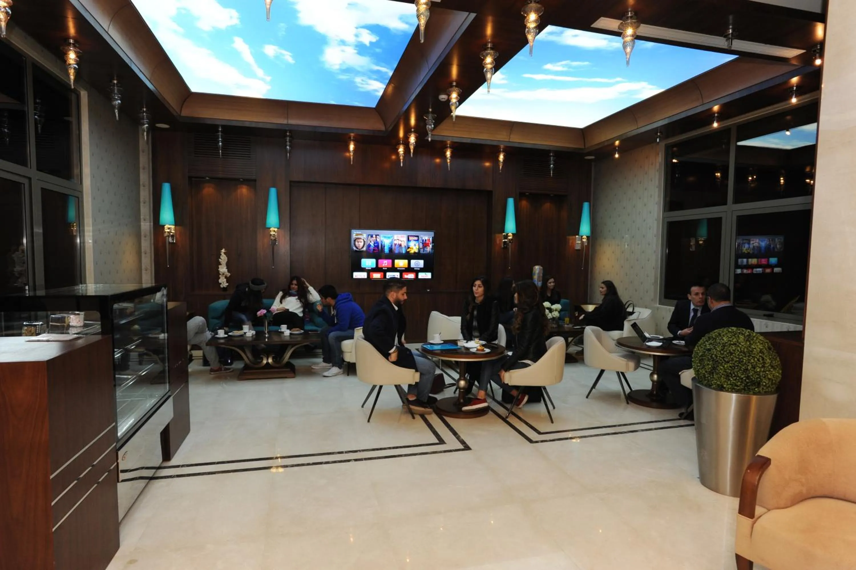 Restaurant/places to eat in Gems Hotel