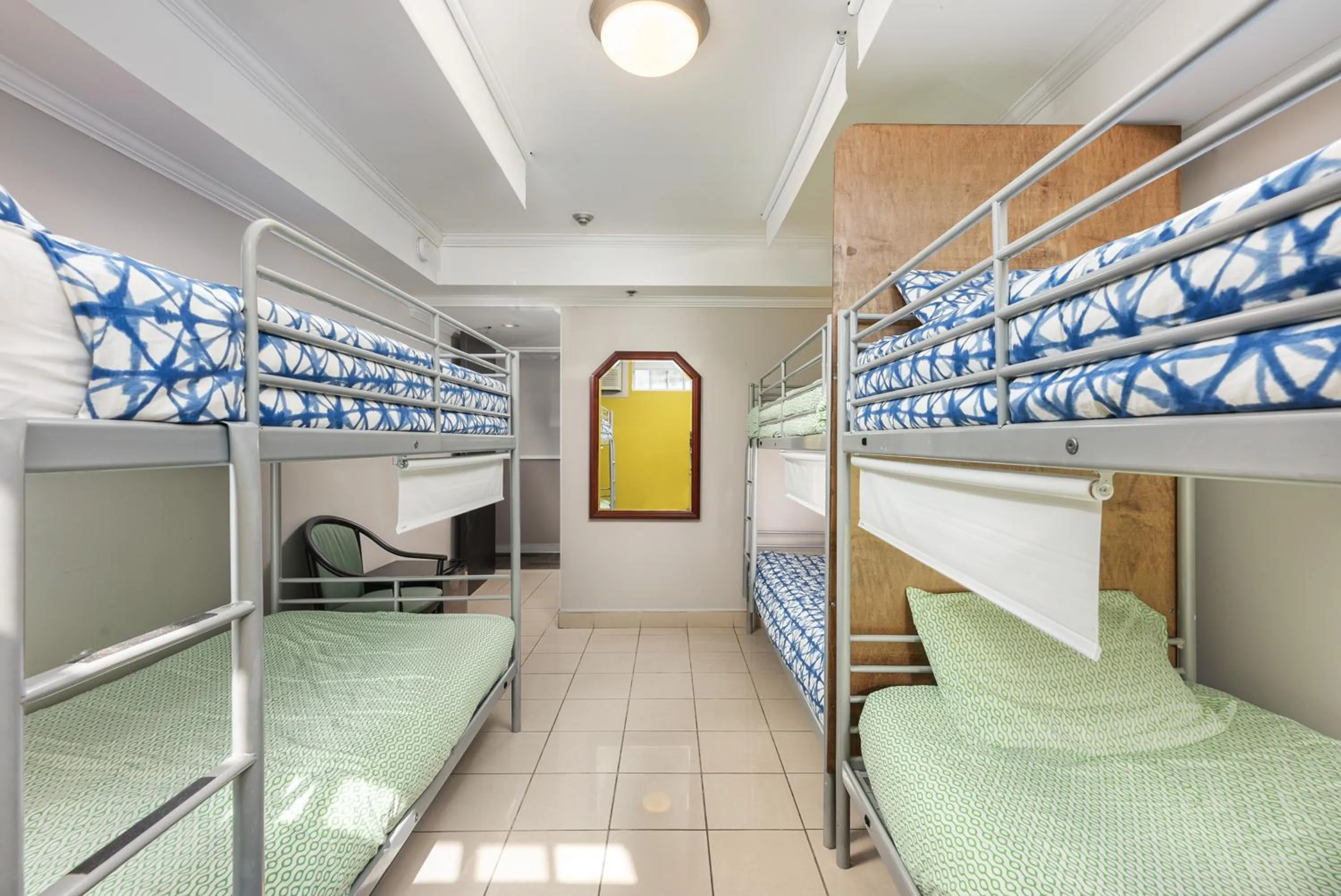 bunk bed, Bed in Samesun Montreal Hotel & Hostel