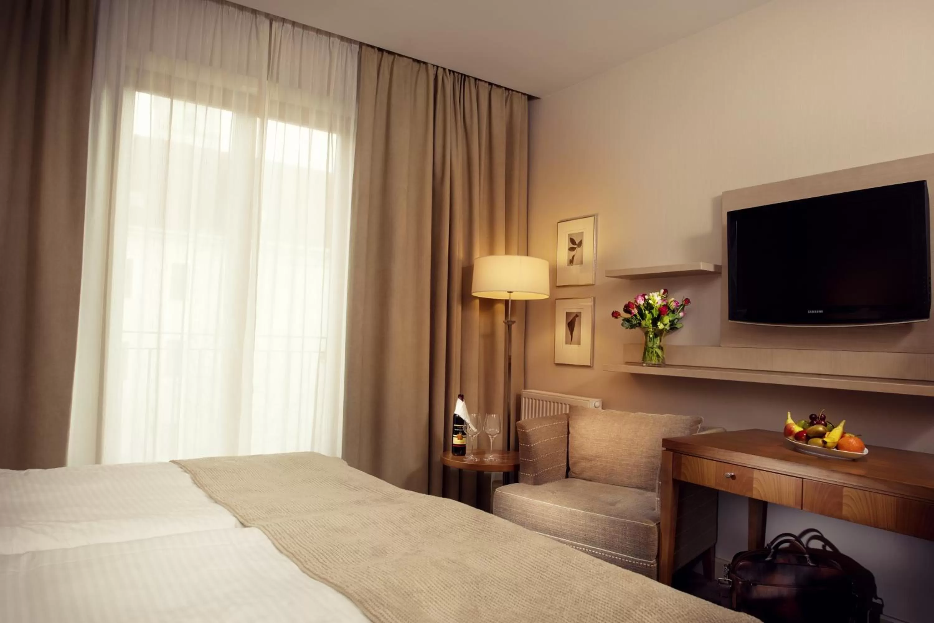 Other, Bed in Hotel Ambassador