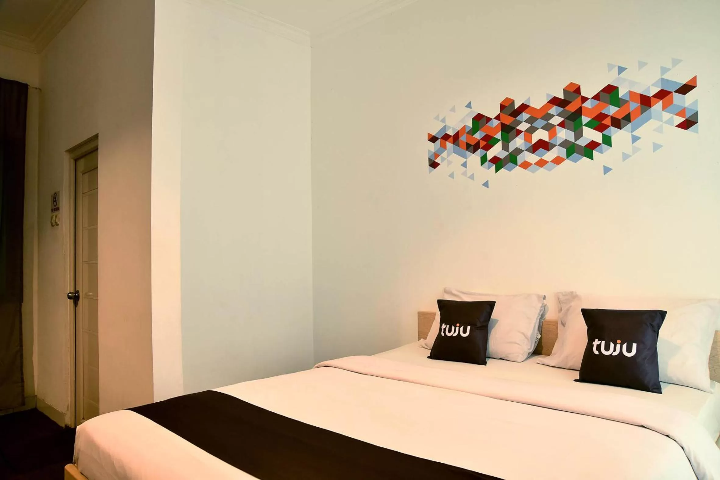 Bedroom, Bed in Tuju Abuserin Syariah