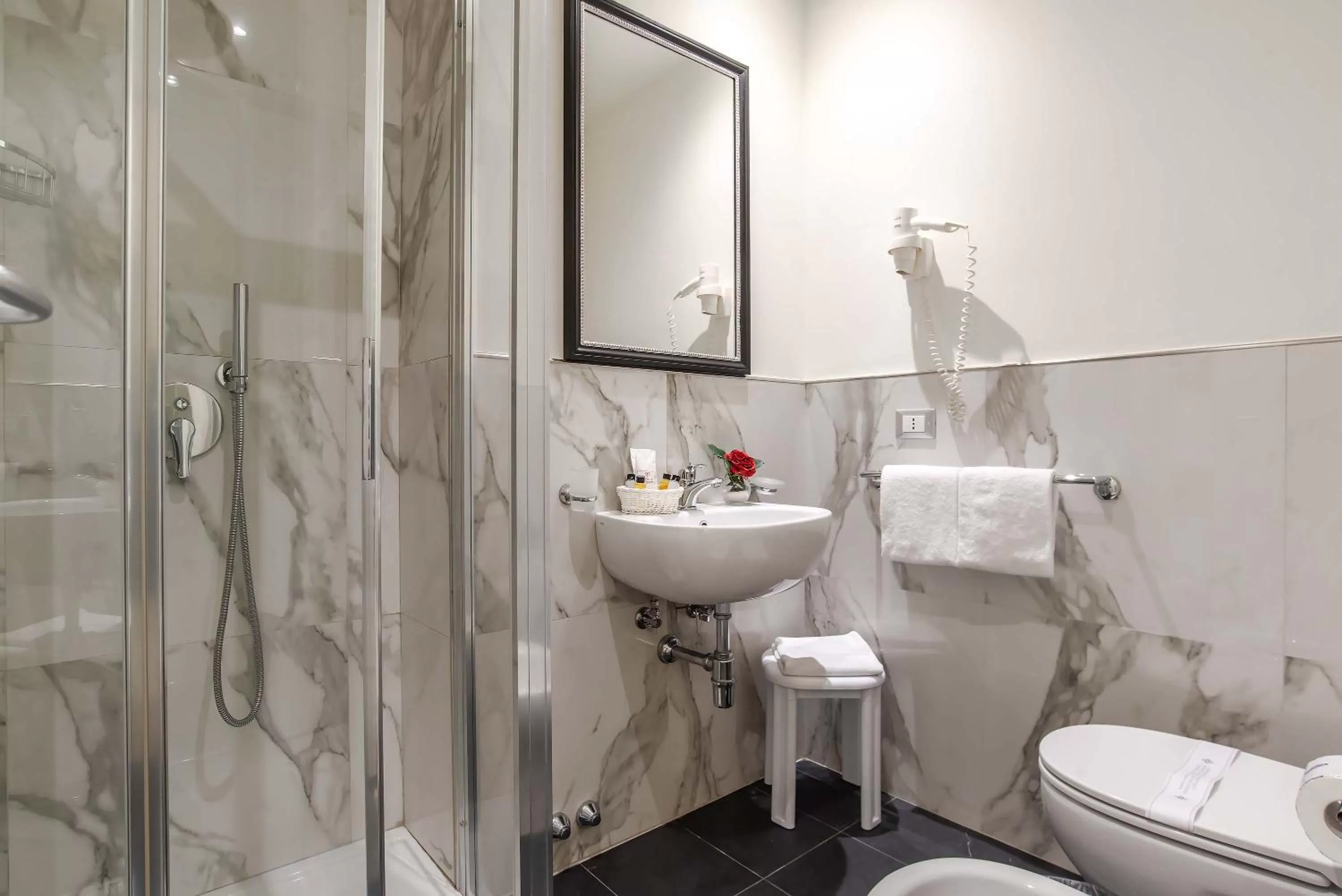 Bathroom in Hotel Accademia