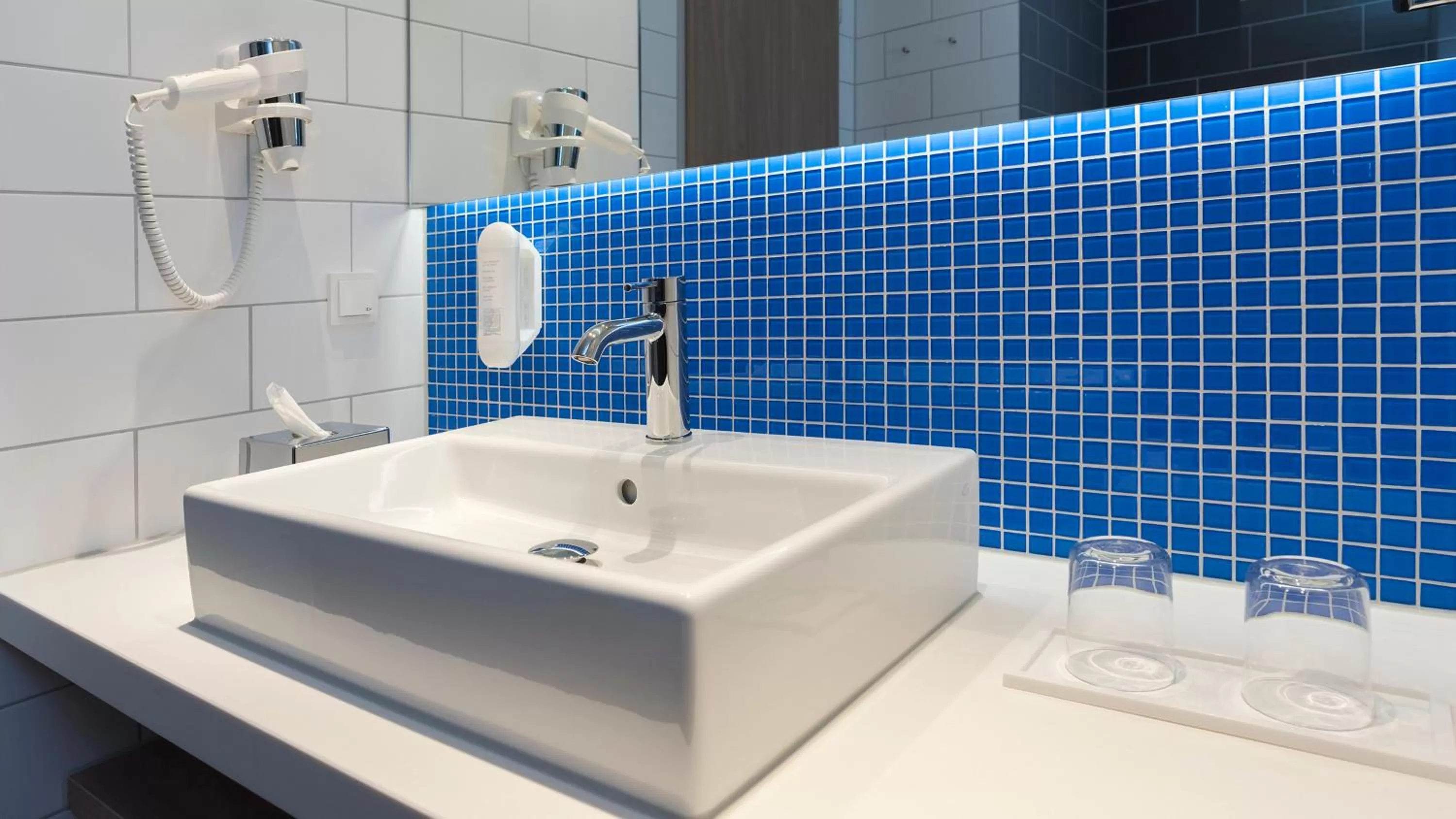 Bathroom in Holiday Inn Express - Wiesbaden by IHG