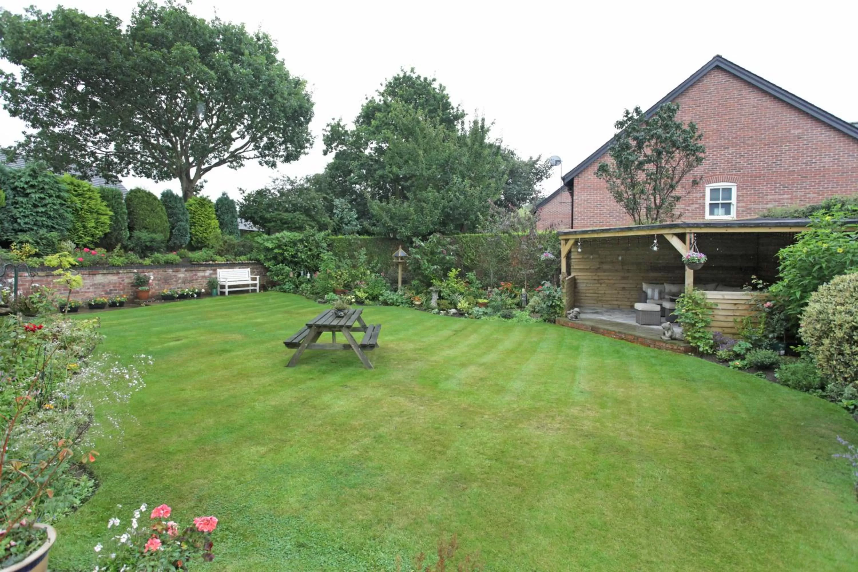 Garden in The Hinton Guest House