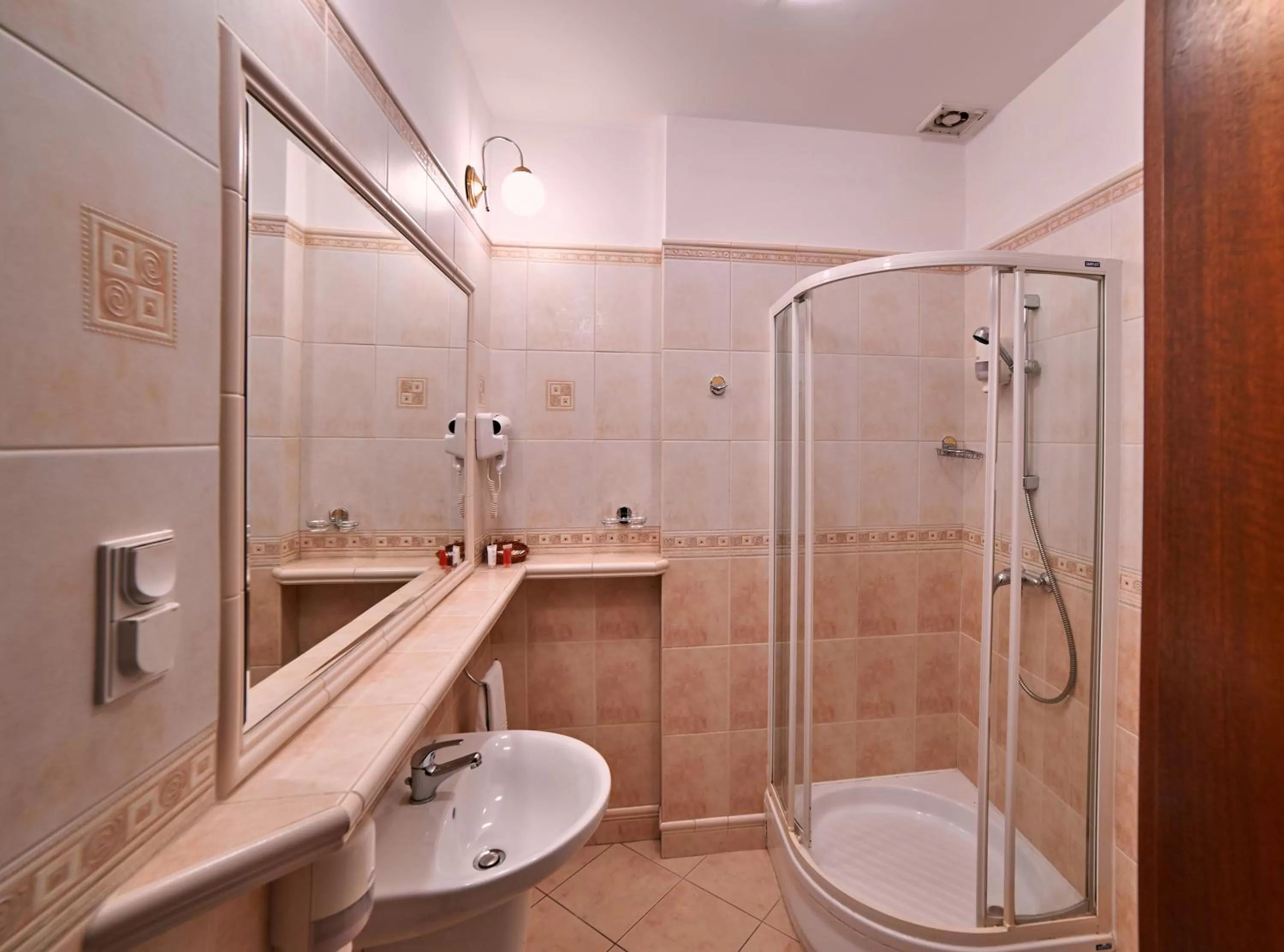 Shower in Villa Royal