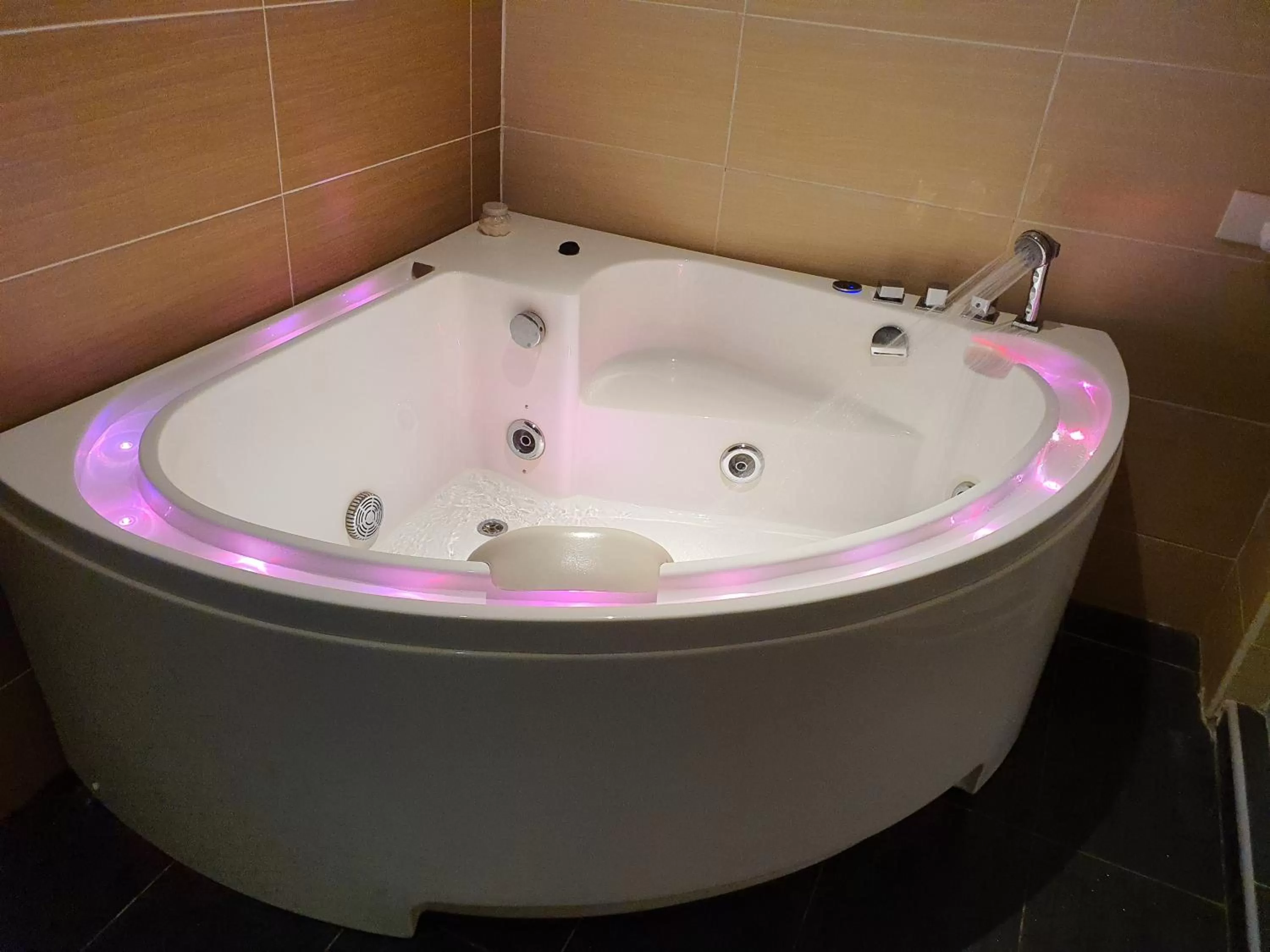 Grandeur Hotel And Spa