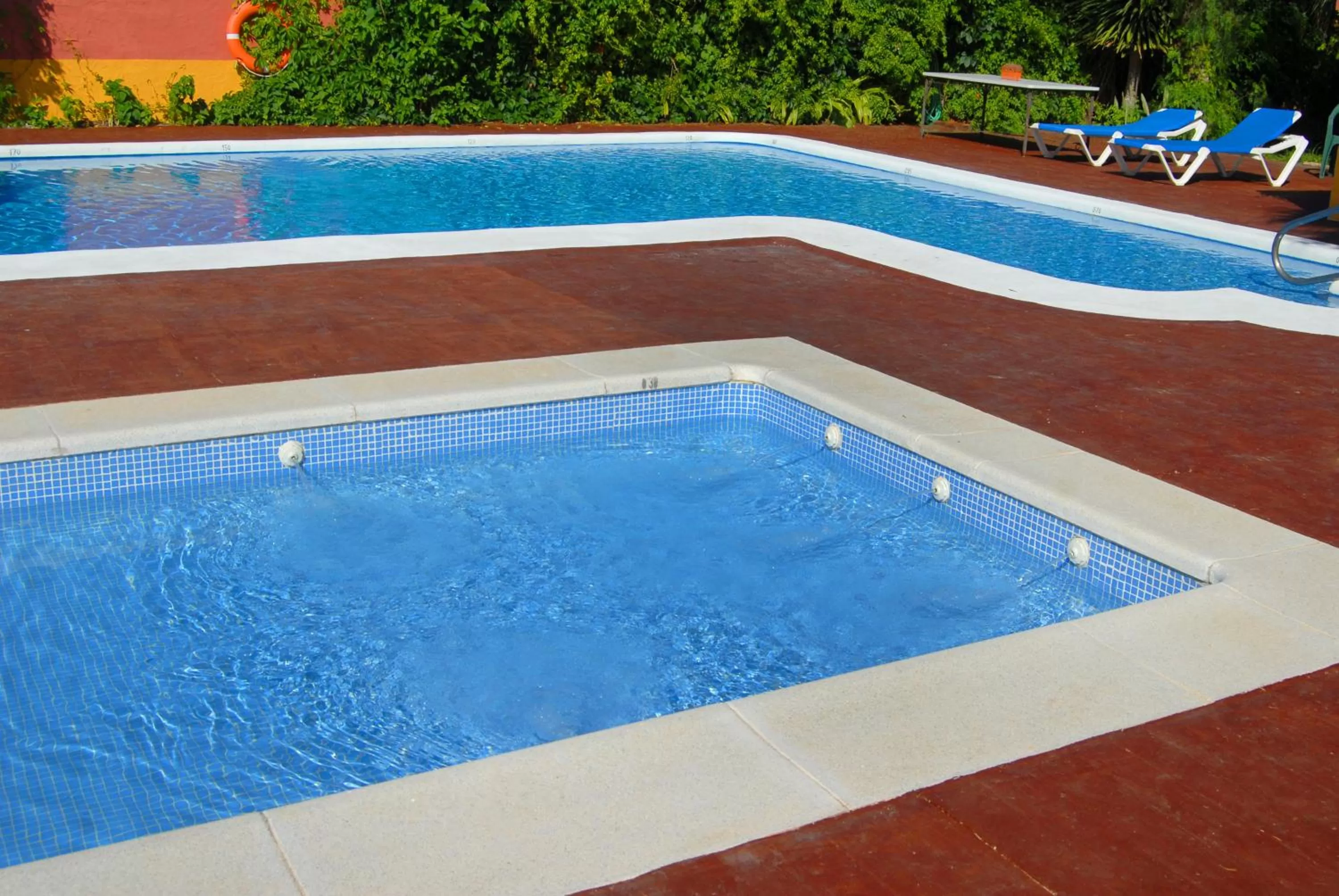 Swimming pool in Hotel Pinomar