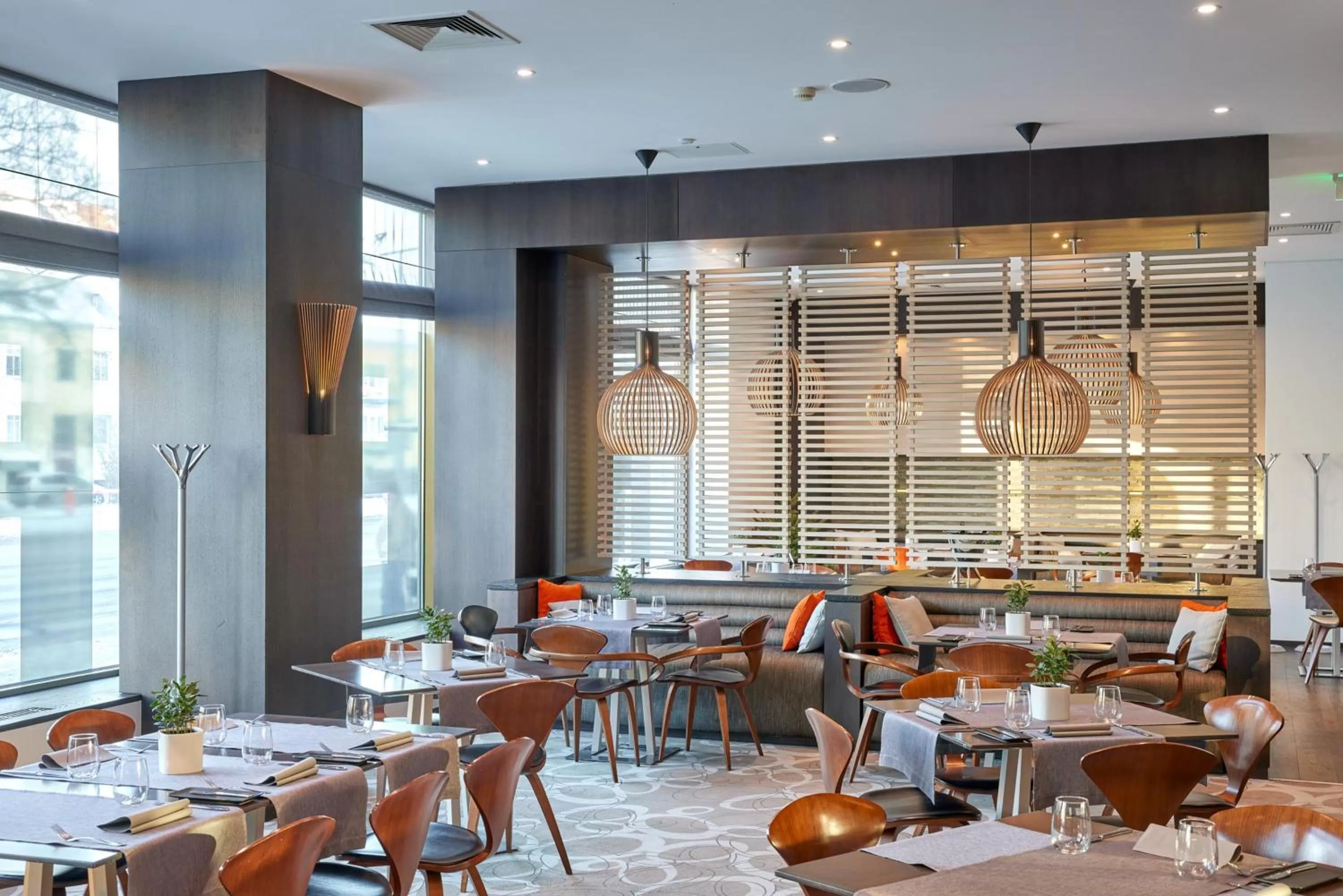 Restaurant/places to eat in Holiday Inn Vilnius by IHG