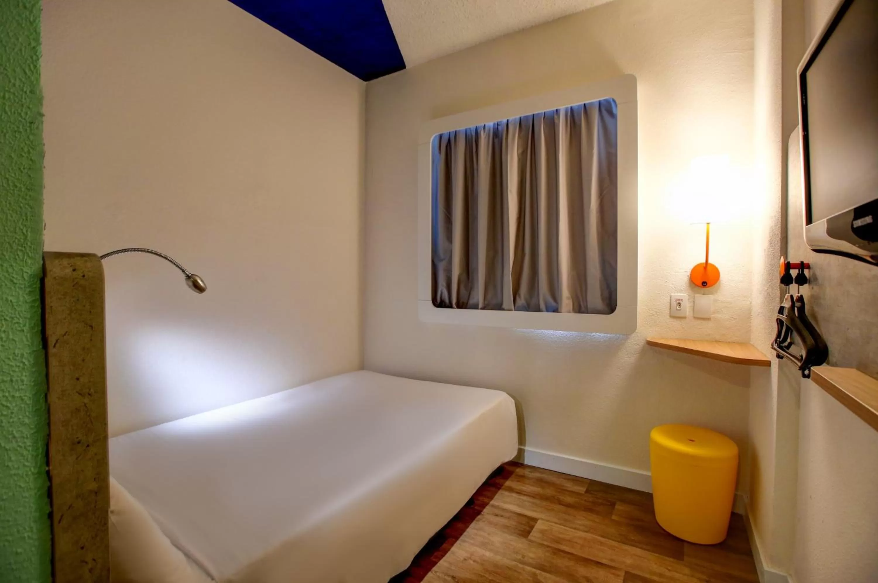 Bed in ibis budget Tambore