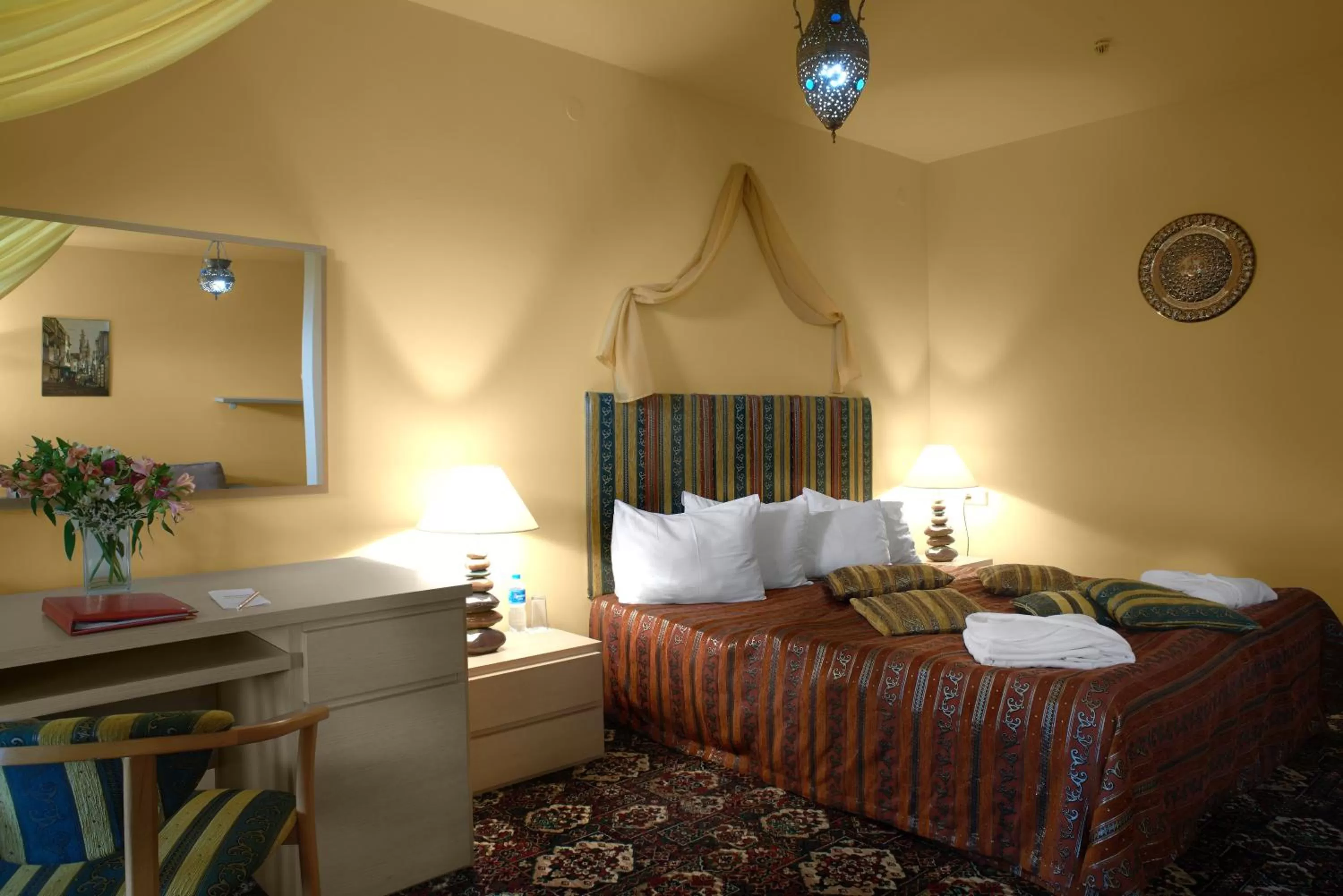 Photo of the whole room, Bed in Oscar