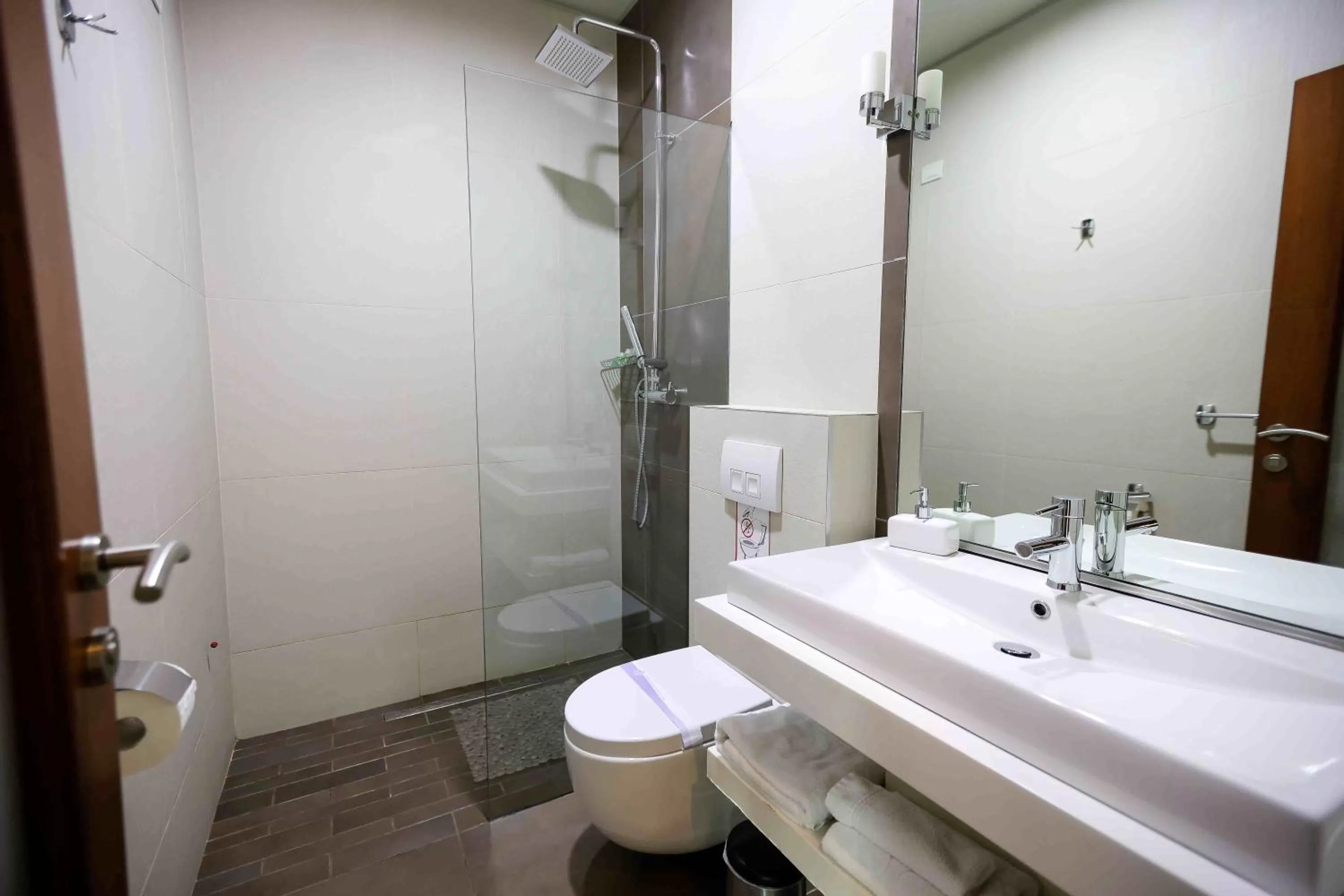 Bathroom in La Bohème Hotel