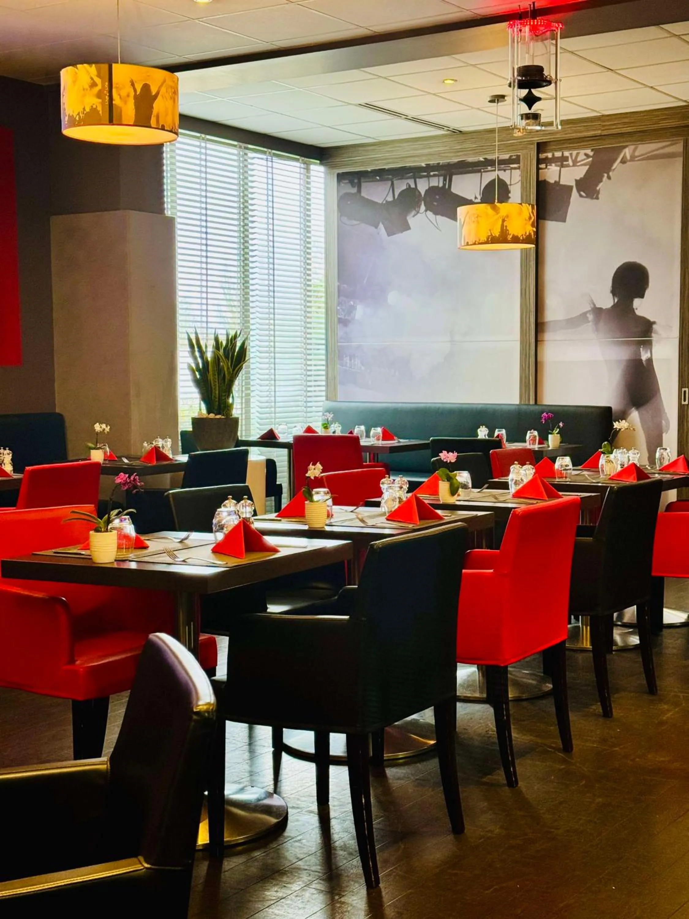 Restaurant/places to eat in Best Western Plus Paris Orly Airport